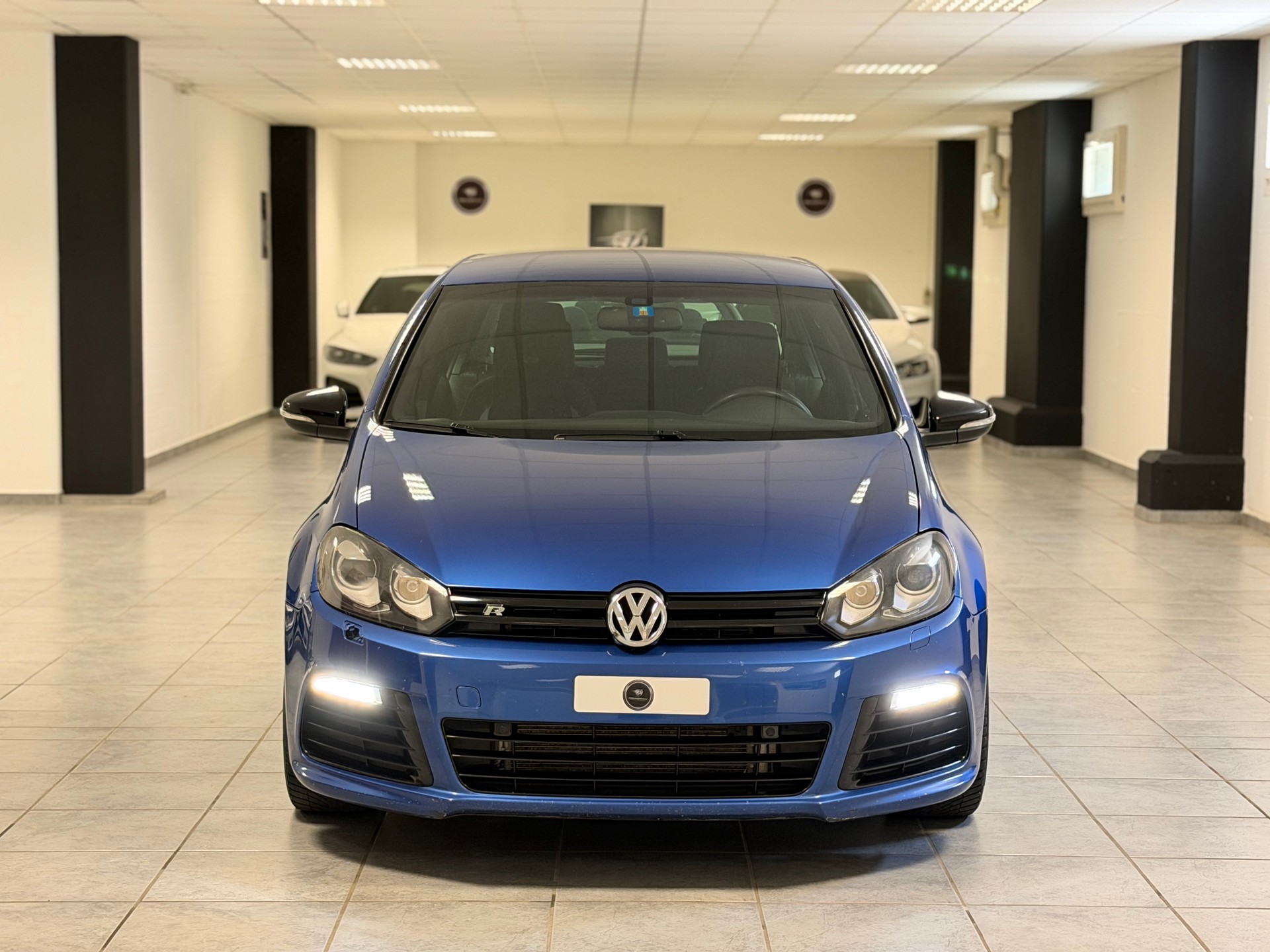 VW Golf 2.0 TSI R 4Motion-image-27