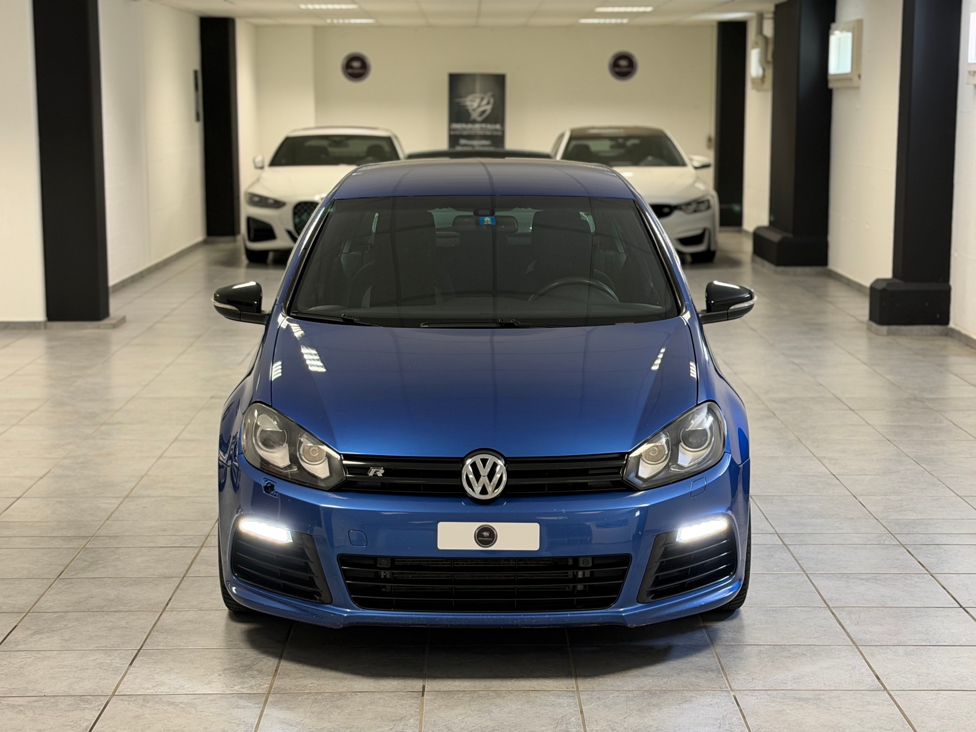 VW Golf 2.0 TSI R 4Motion-image-3