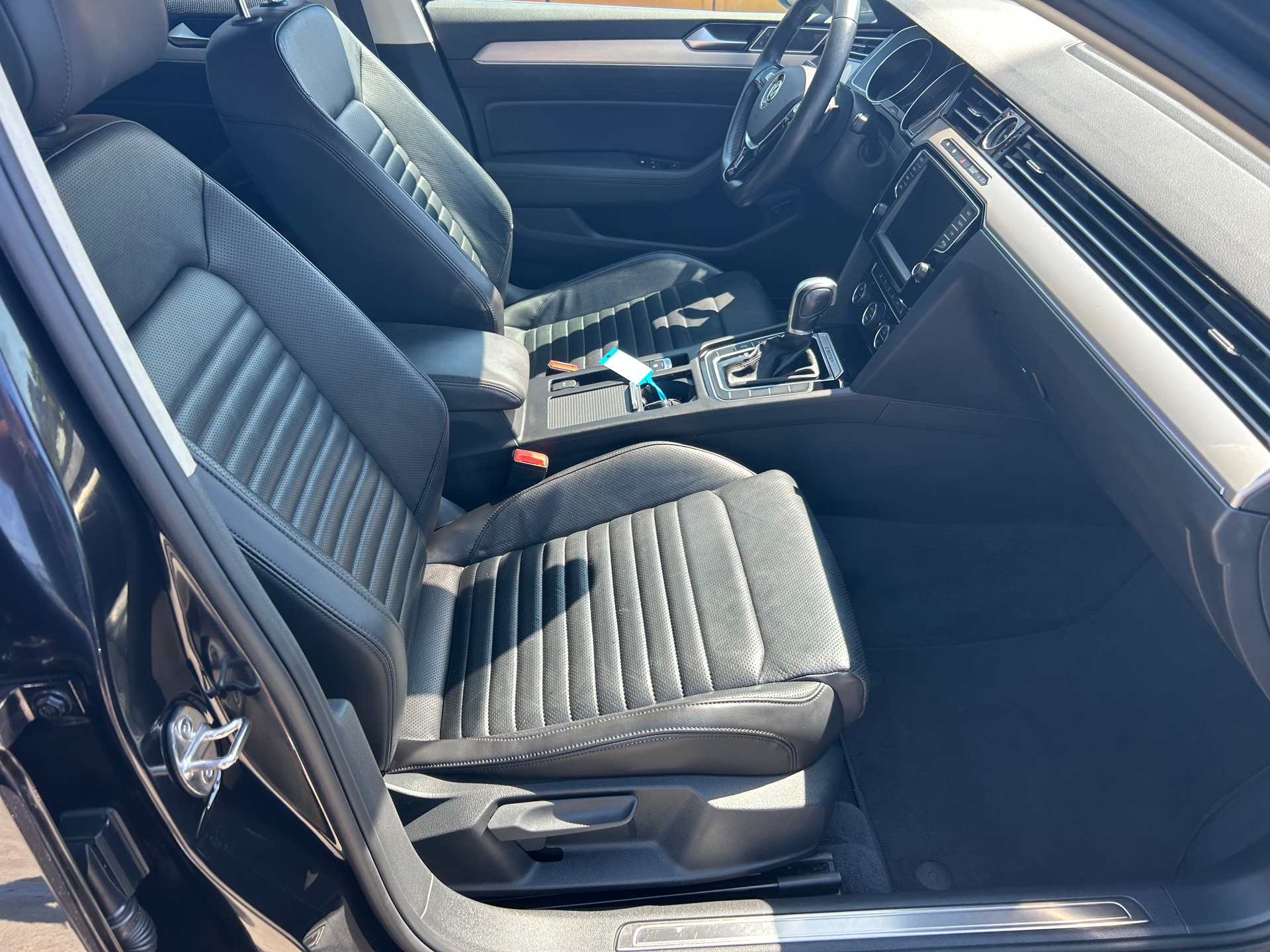 VW Passat Variant 2.0 TDI BMT High. DSG 4Motion-image-7