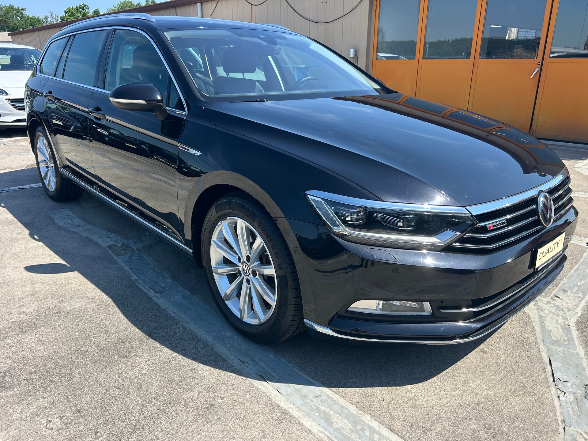 VW Passat Variant 2.0 TDI BMT High. DSG 4Motion-image-6