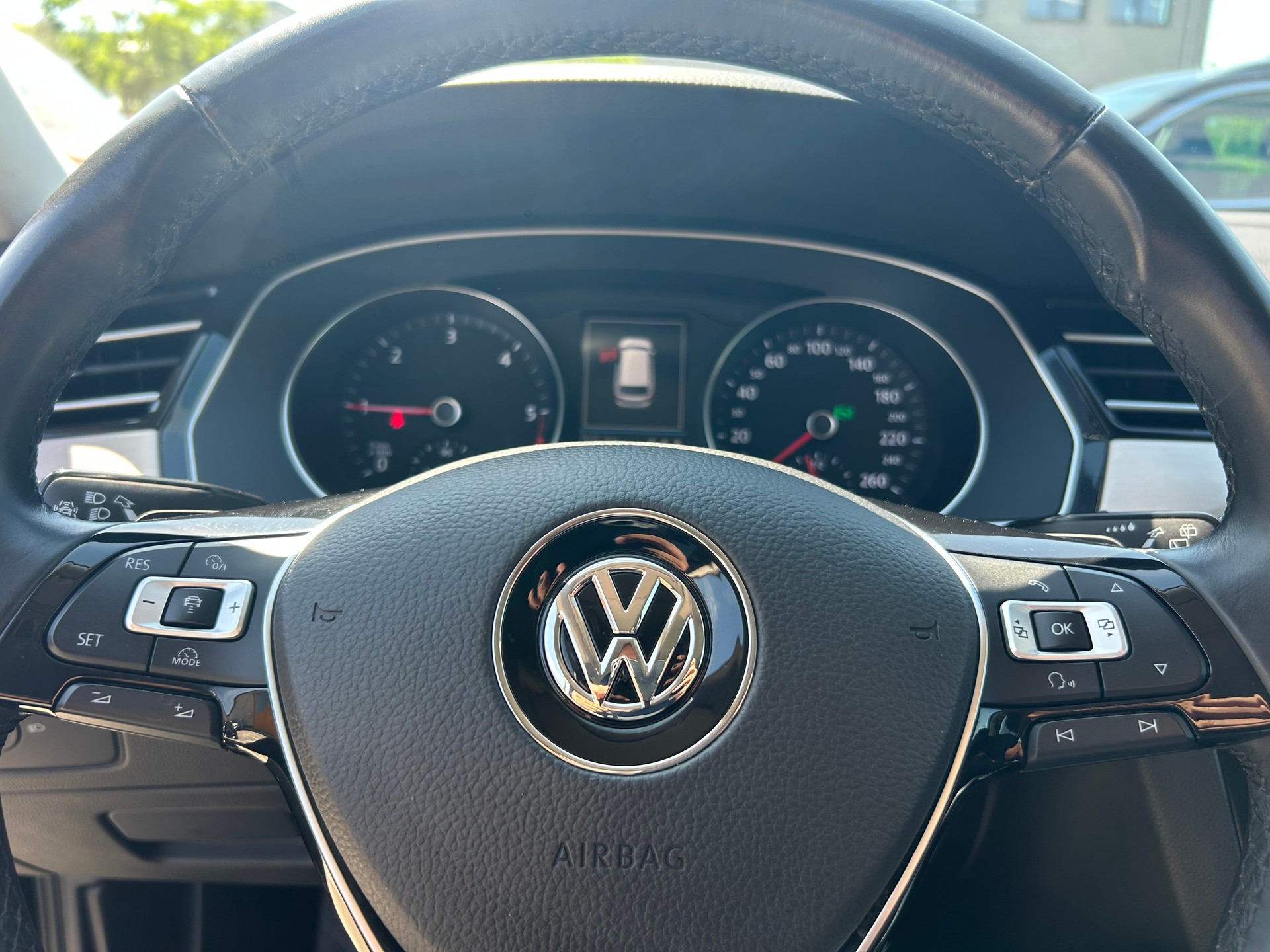 VW Passat Variant 2.0 TDI BMT High. DSG 4Motion-image-18