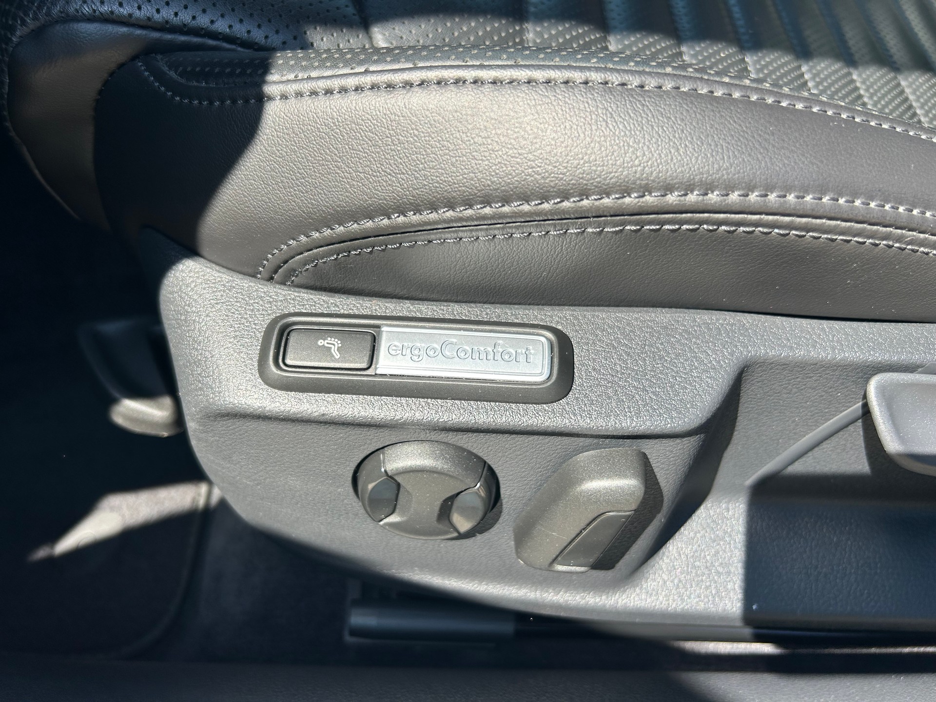 VW Passat Variant 2.0 TDI BMT High. DSG 4Motion-image-14