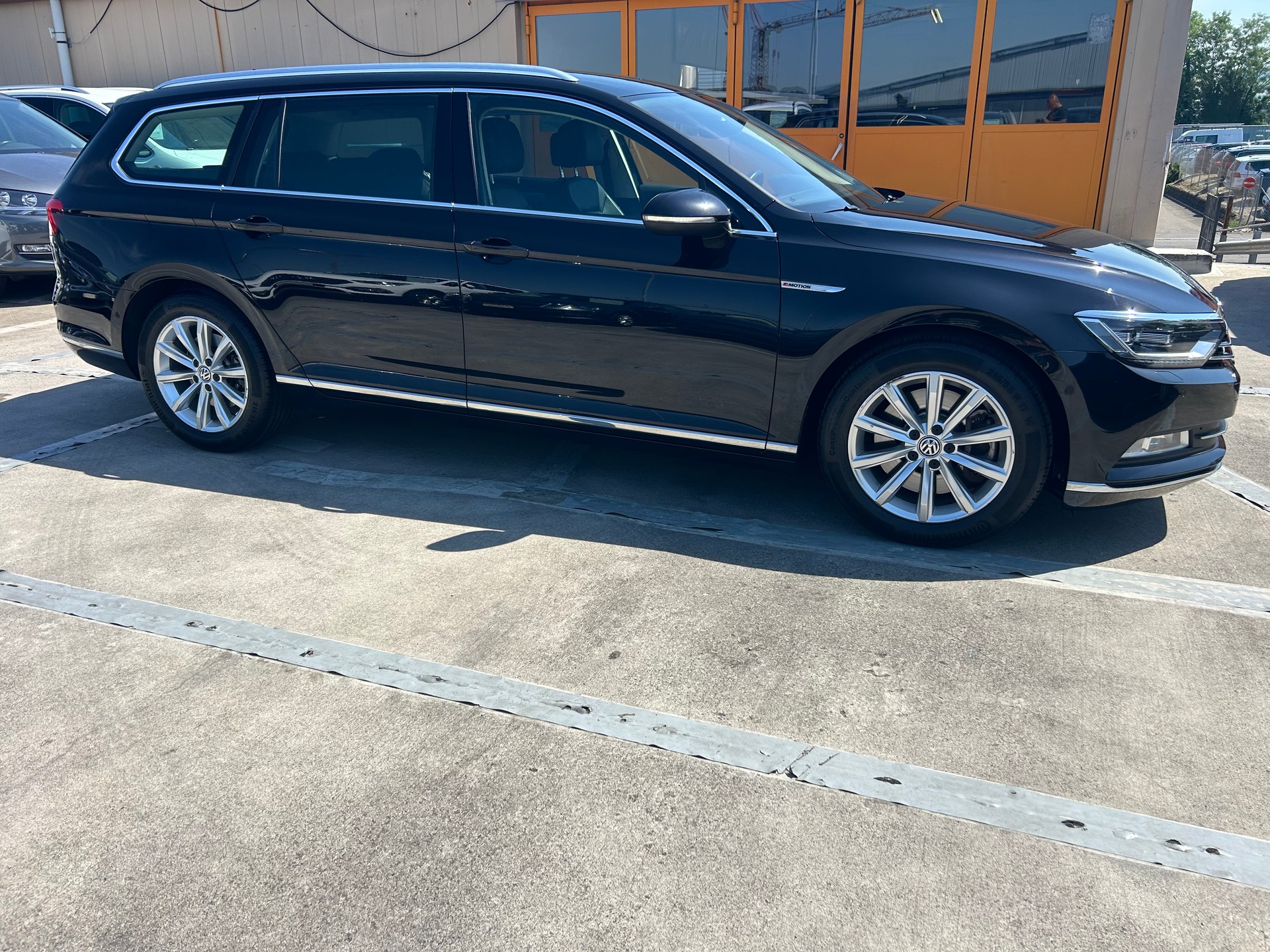 VW Passat Variant 2.0 TDI BMT High. DSG 4Motion-image-5