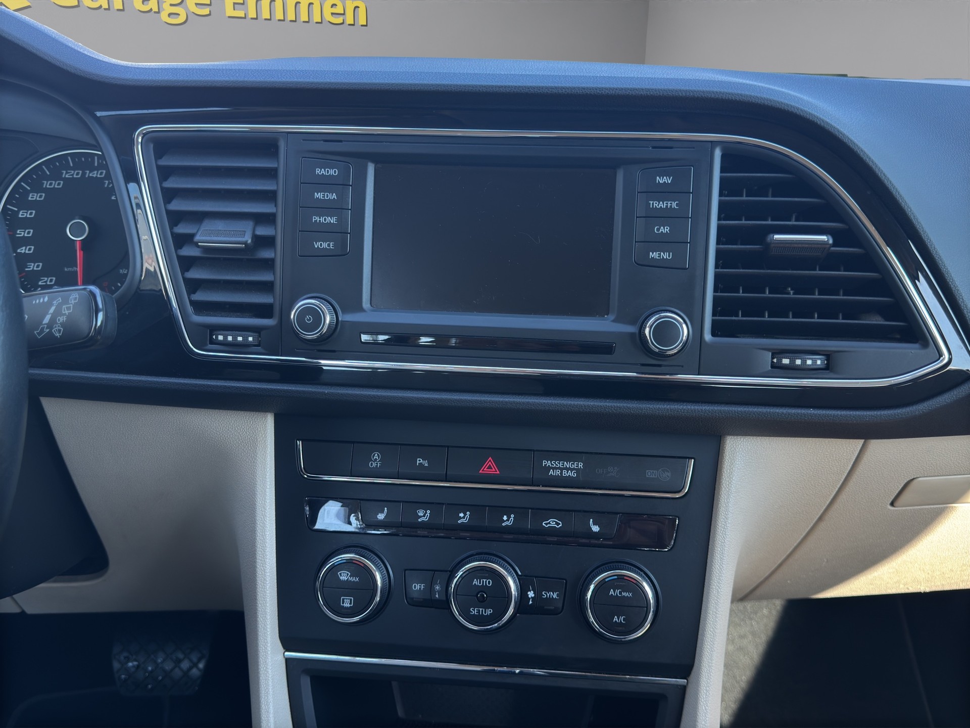 SEAT Leon 1.2 TSI Style DSG-image-13