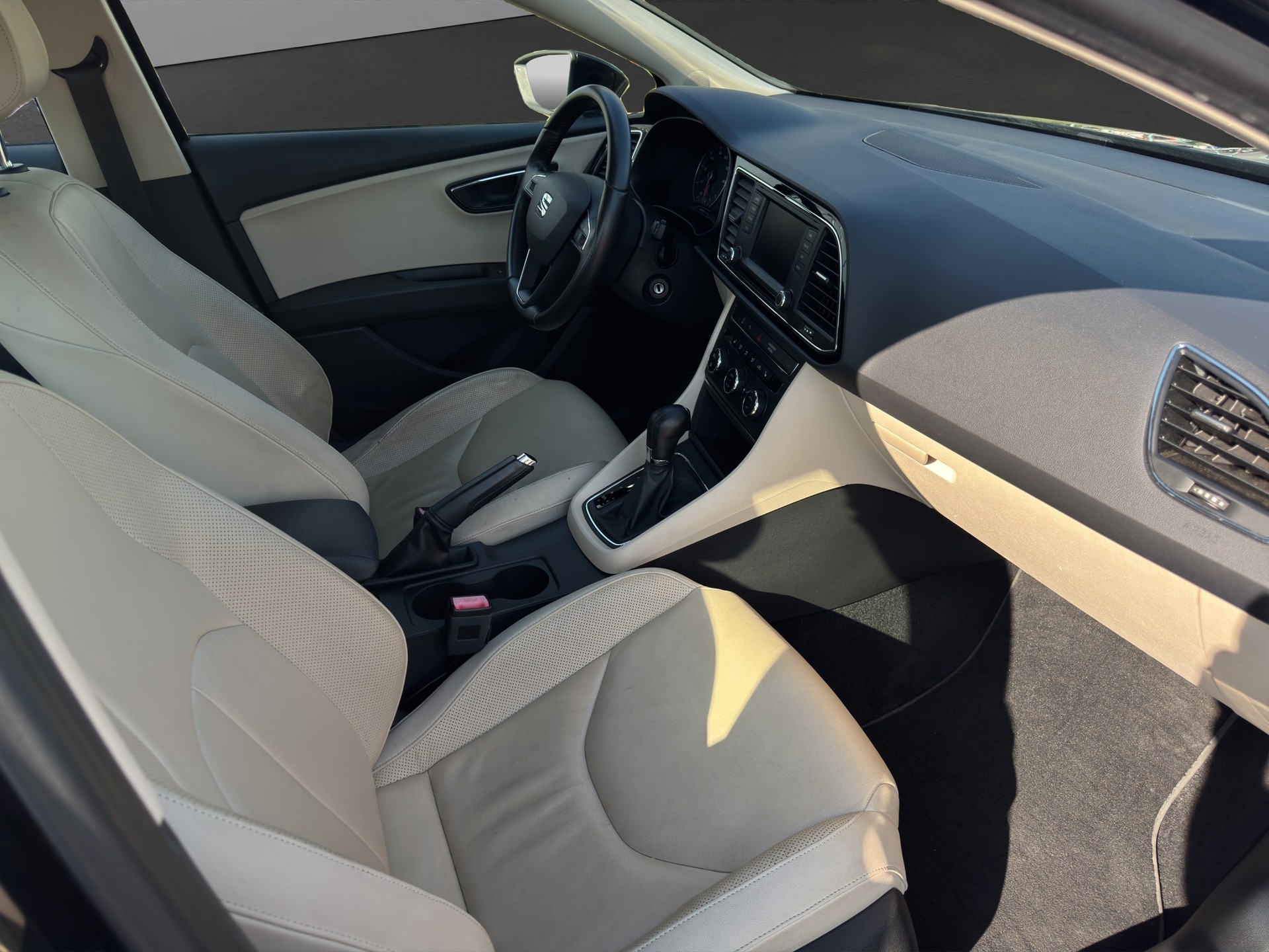 SEAT Leon 1.2 TSI Style DSG-image-10