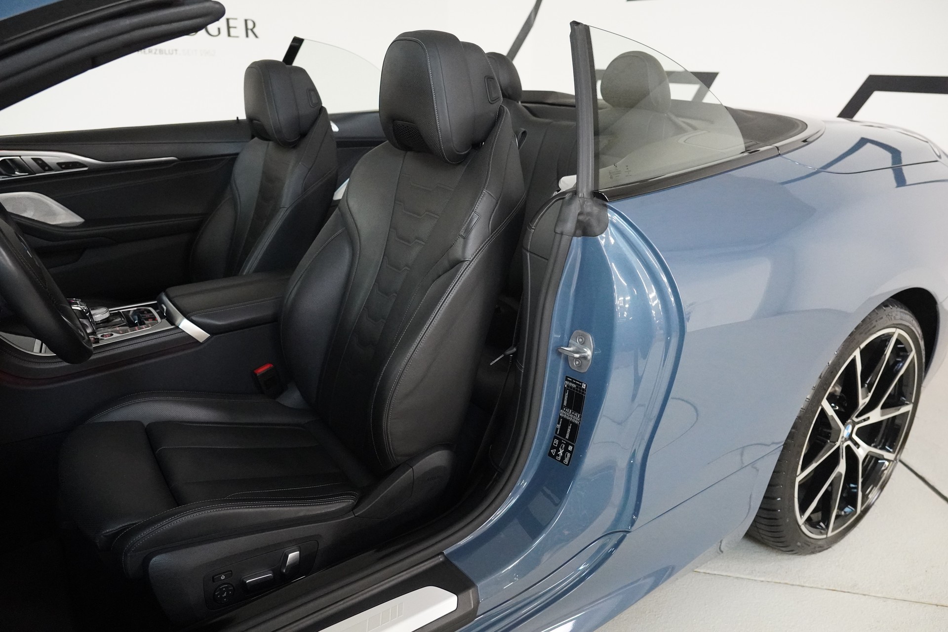 BMW M850i xDrive Steptronic-image-19