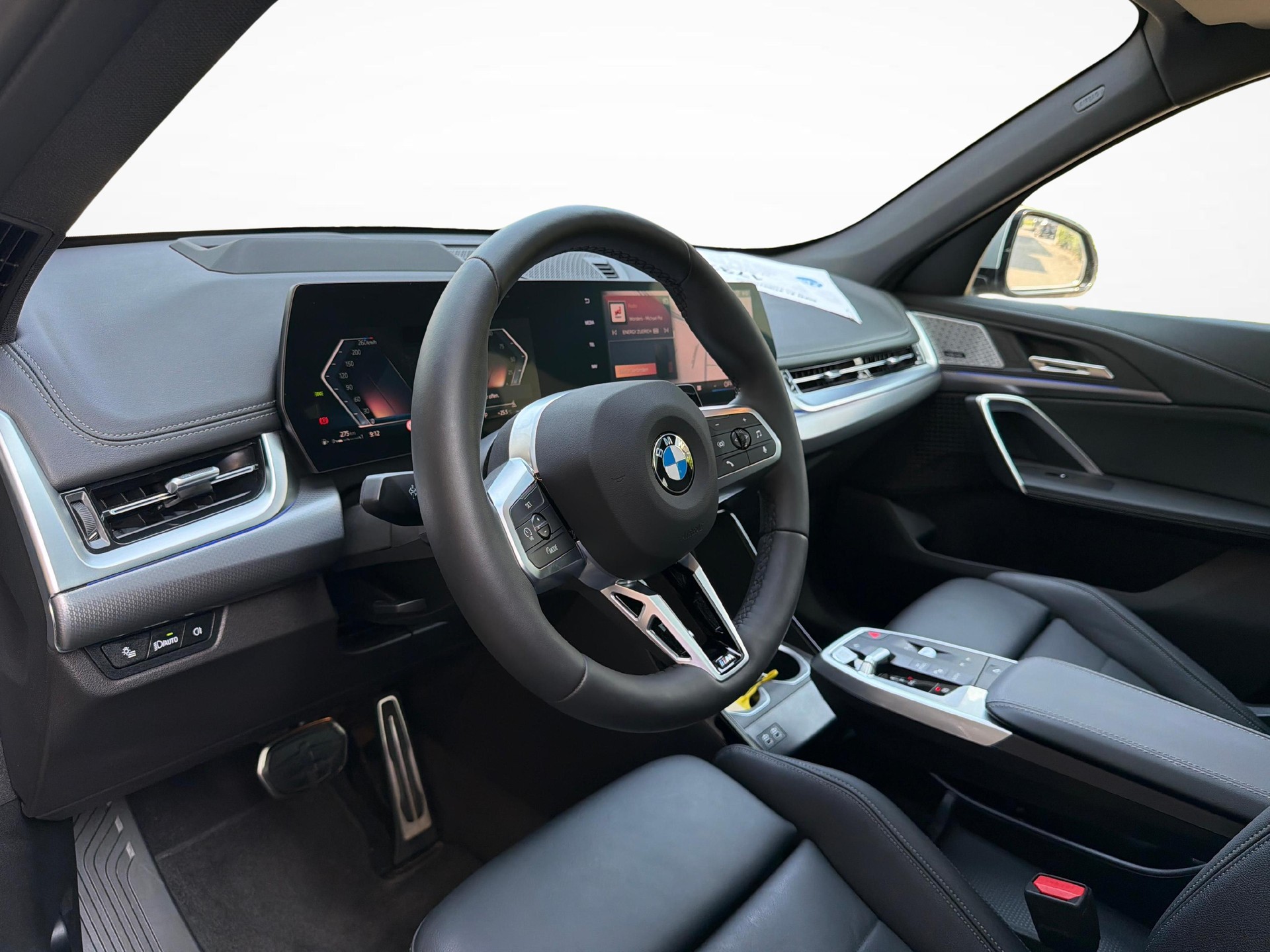 BMW X1 20d xDrive paddles-image-11
