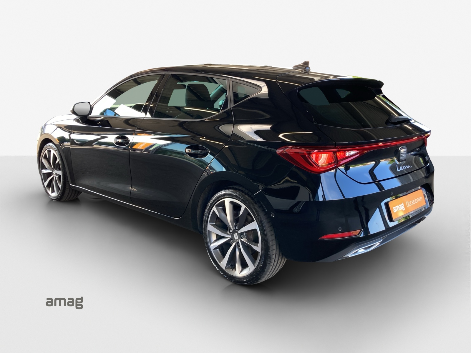 SEAT Leon 1.5 eTSI mHEV DSG FR-image-2