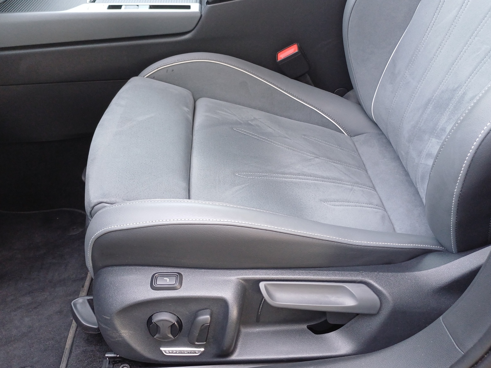 VW Passat Variant 2.0 TDI evo Business DSG-image-14
