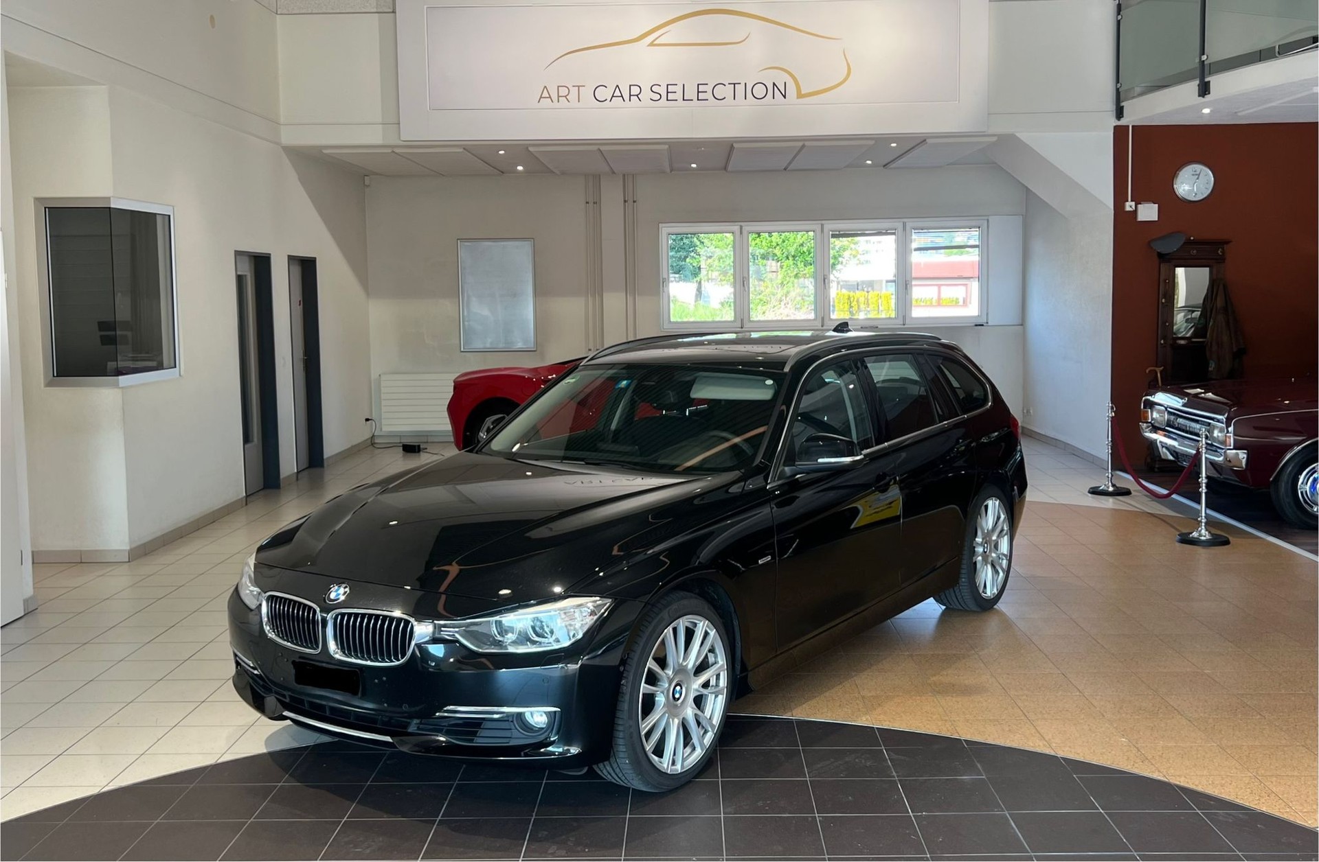 BMW 330d xDrive Touring Luxury Line Steptronic *Frisch ab MFK*-image-0