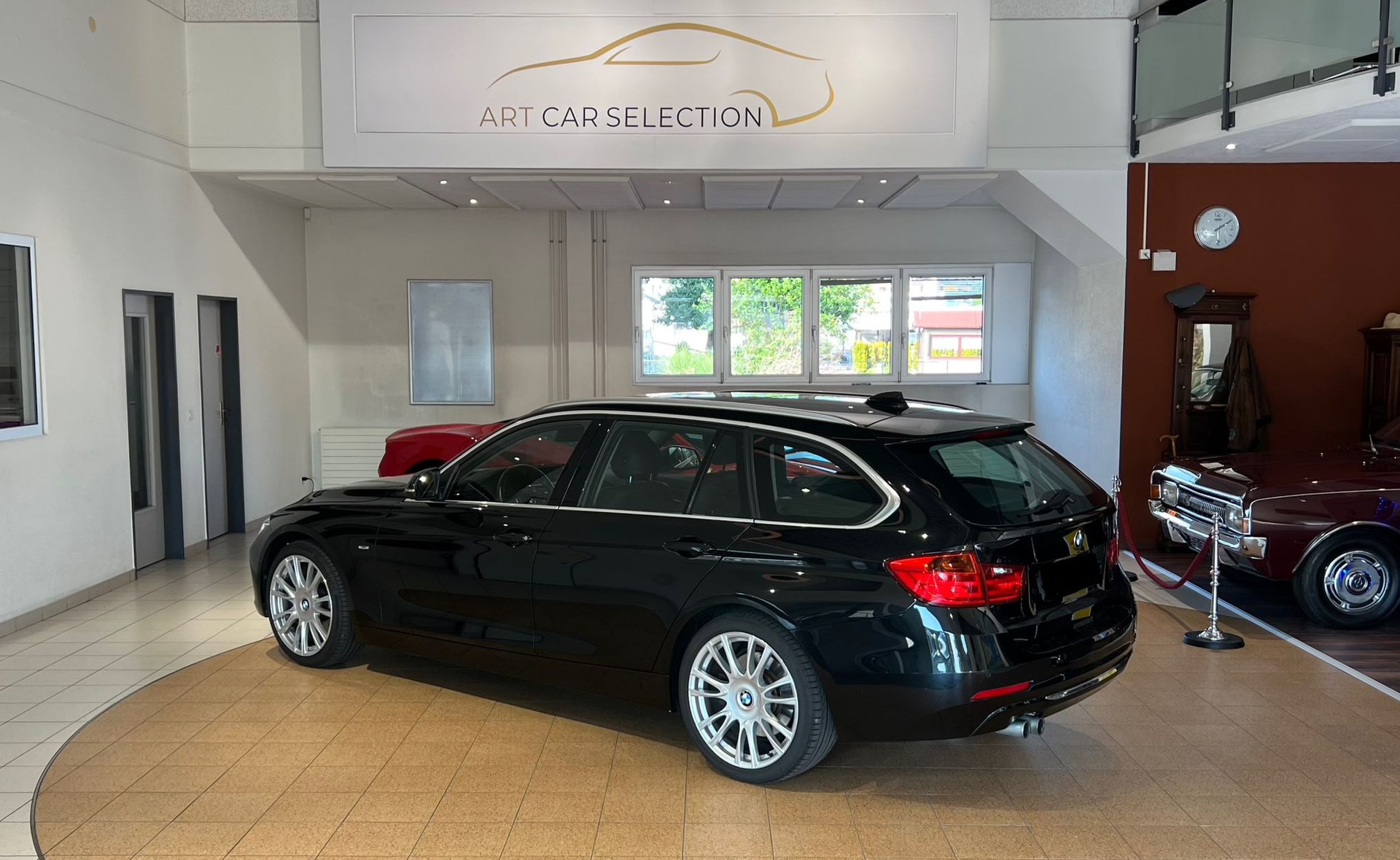 BMW 330d xDrive Touring Luxury Line Steptronic *Frisch ab MFK*-image-2