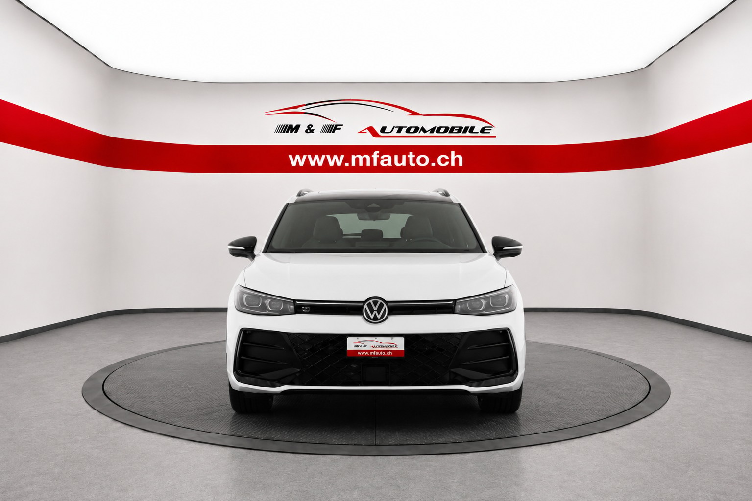 VW Passat Variant 2.0 TDI R-Line DSG 4motion-image-2