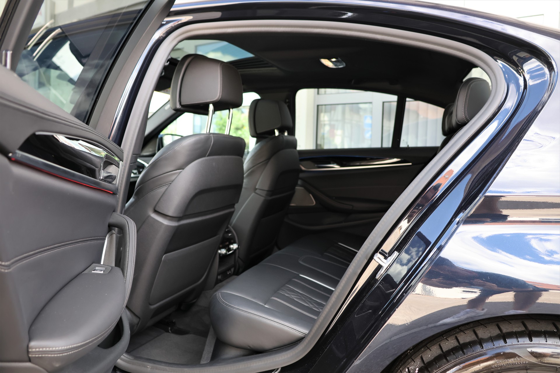 BMW 545e xDrive M Sport Steptronic (CH)-image-12