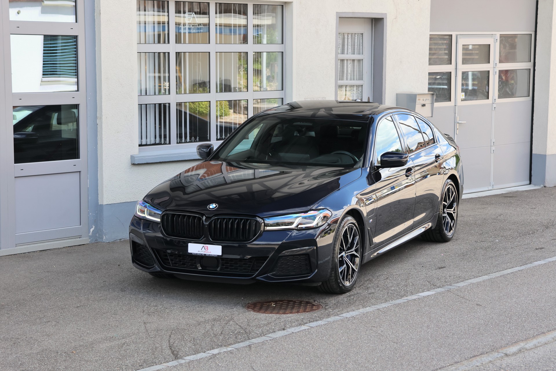 BMW 545e xDrive M Sport Steptronic (CH)-image-0