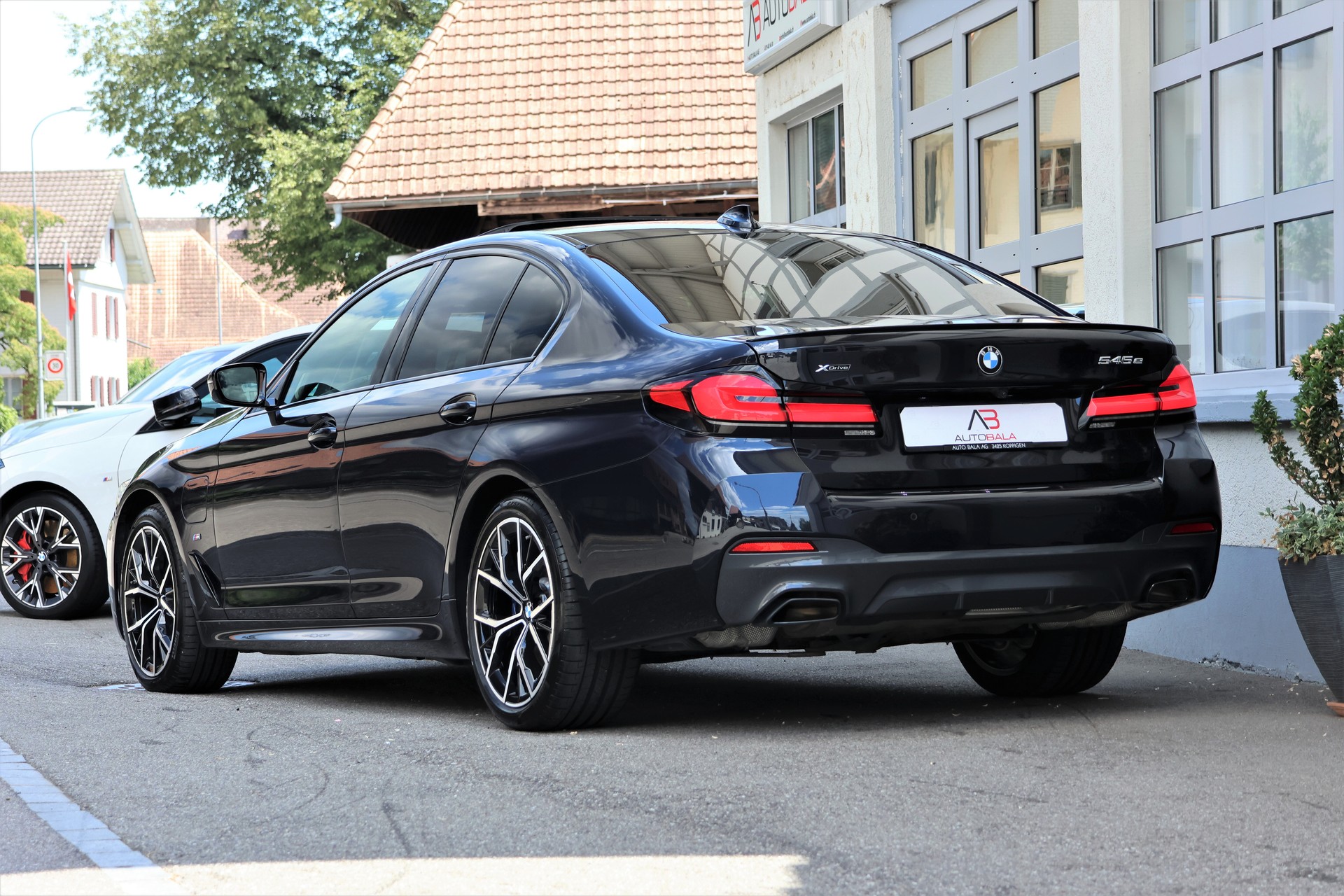 BMW 545e xDrive M Sport Steptronic (CH)-image-2