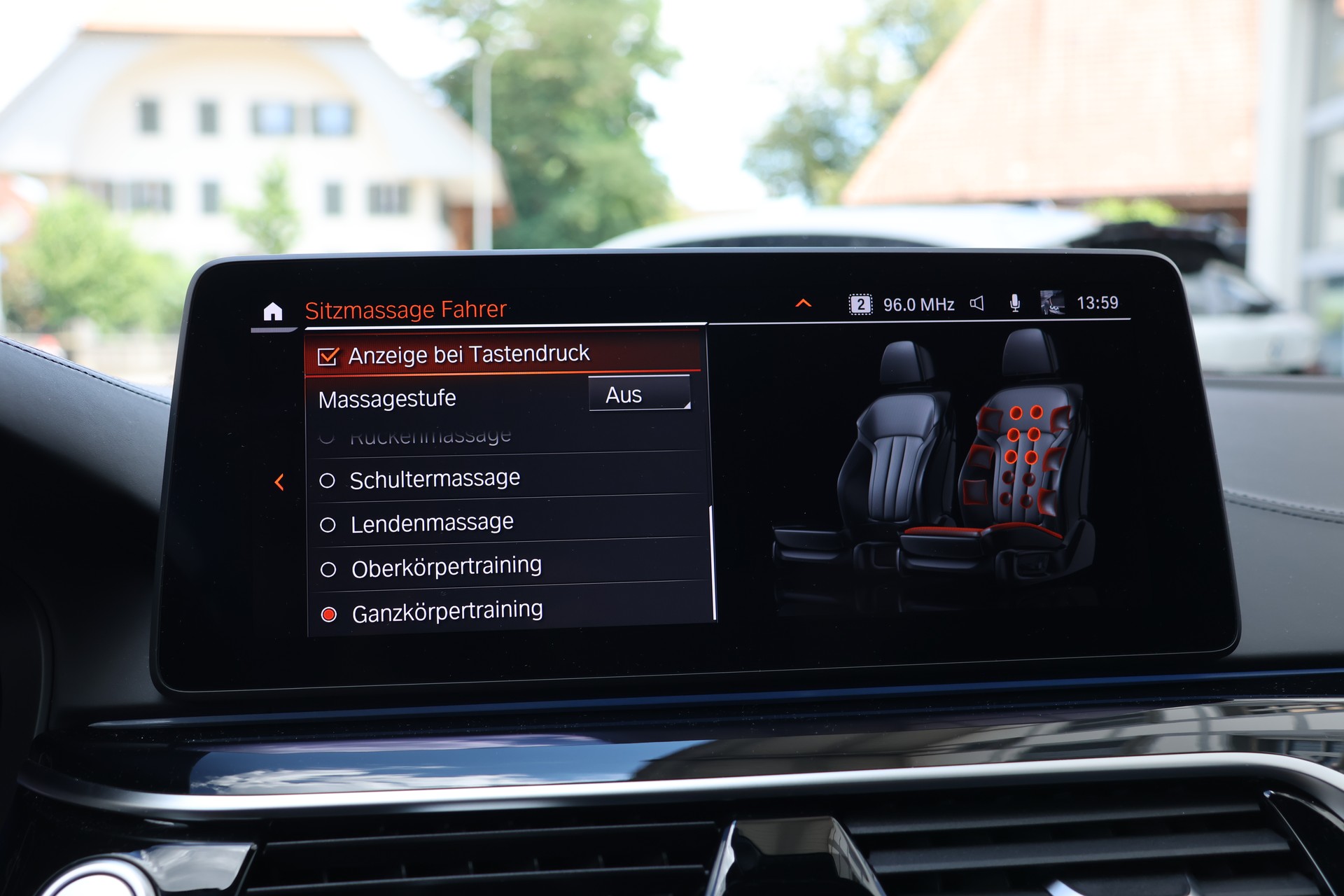 BMW 545e xDrive M Sport Steptronic (CH)-image-27