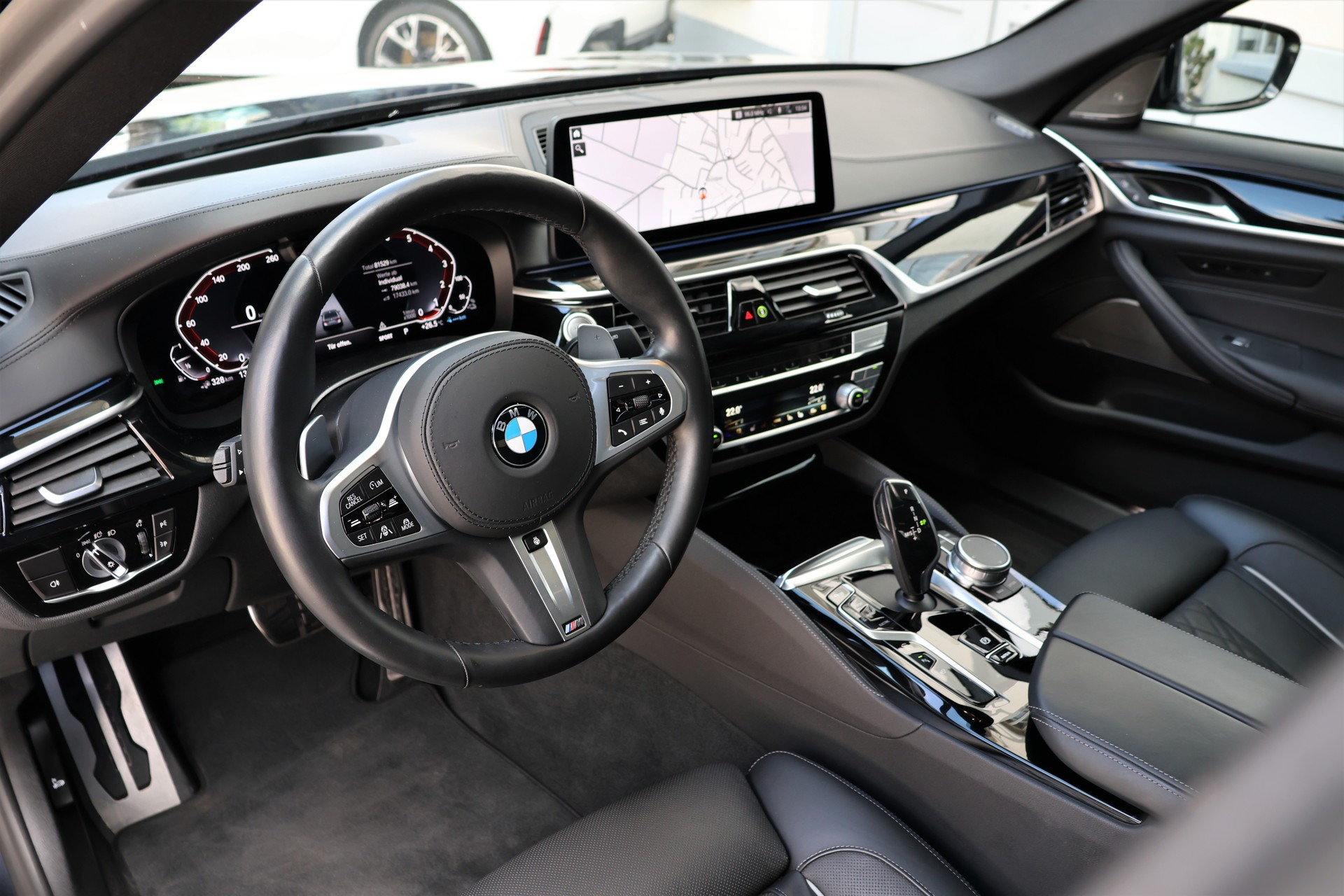 BMW 545e xDrive M Sport Steptronic (CH)-image-9