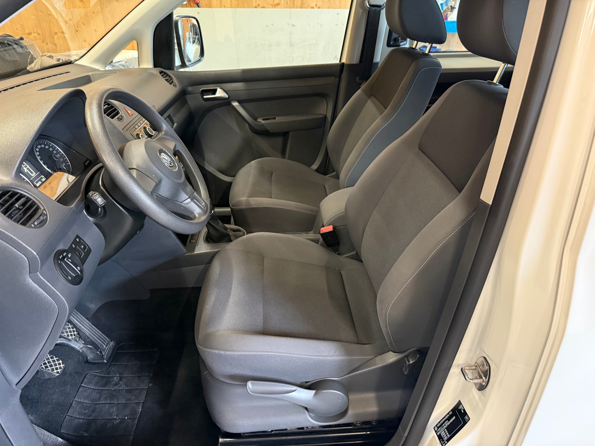 VW Caddy 2.0 TDI 4Motion Trendline-image-6