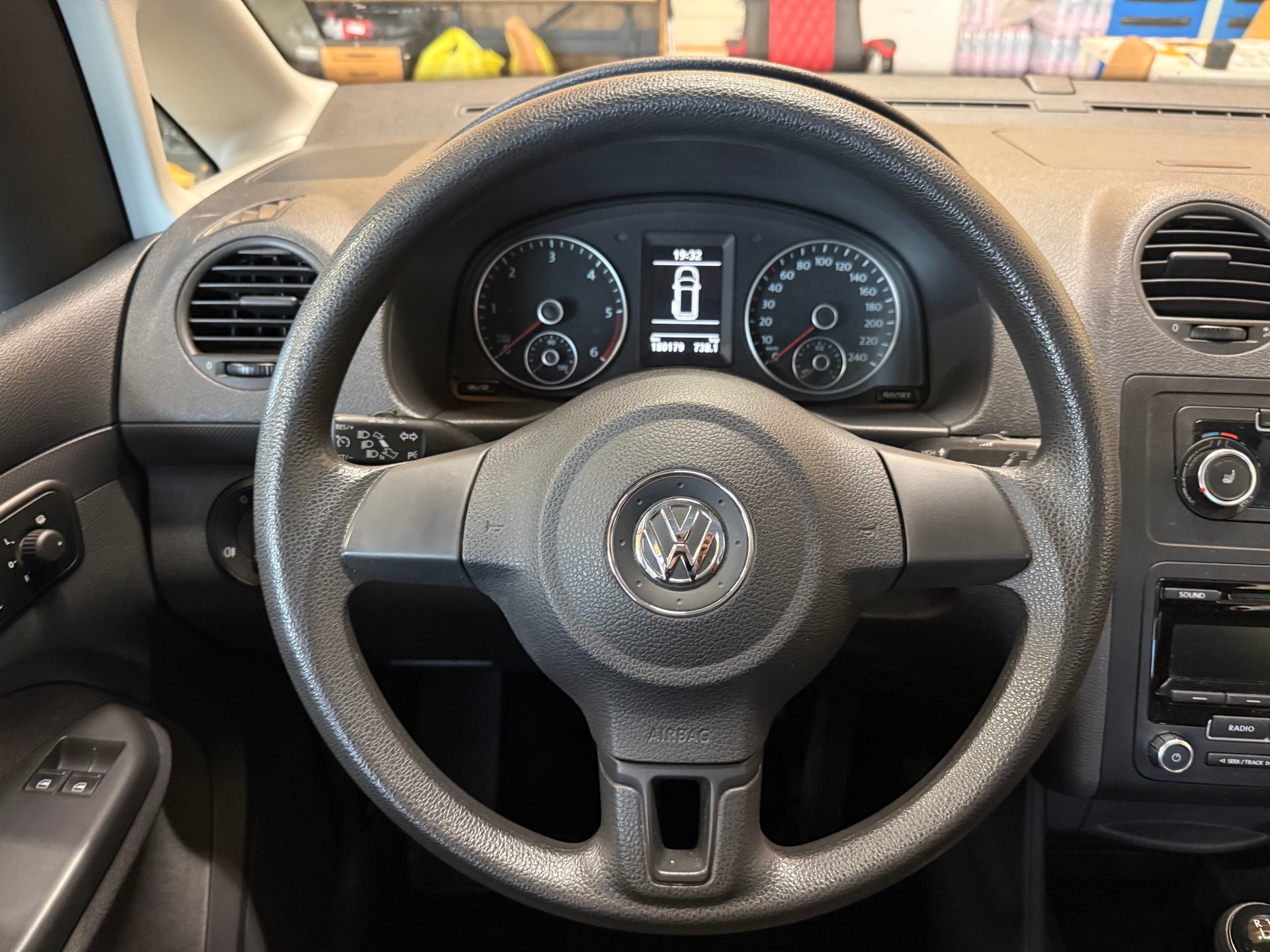 VW Caddy 2.0 TDI 4Motion Trendline-image-9