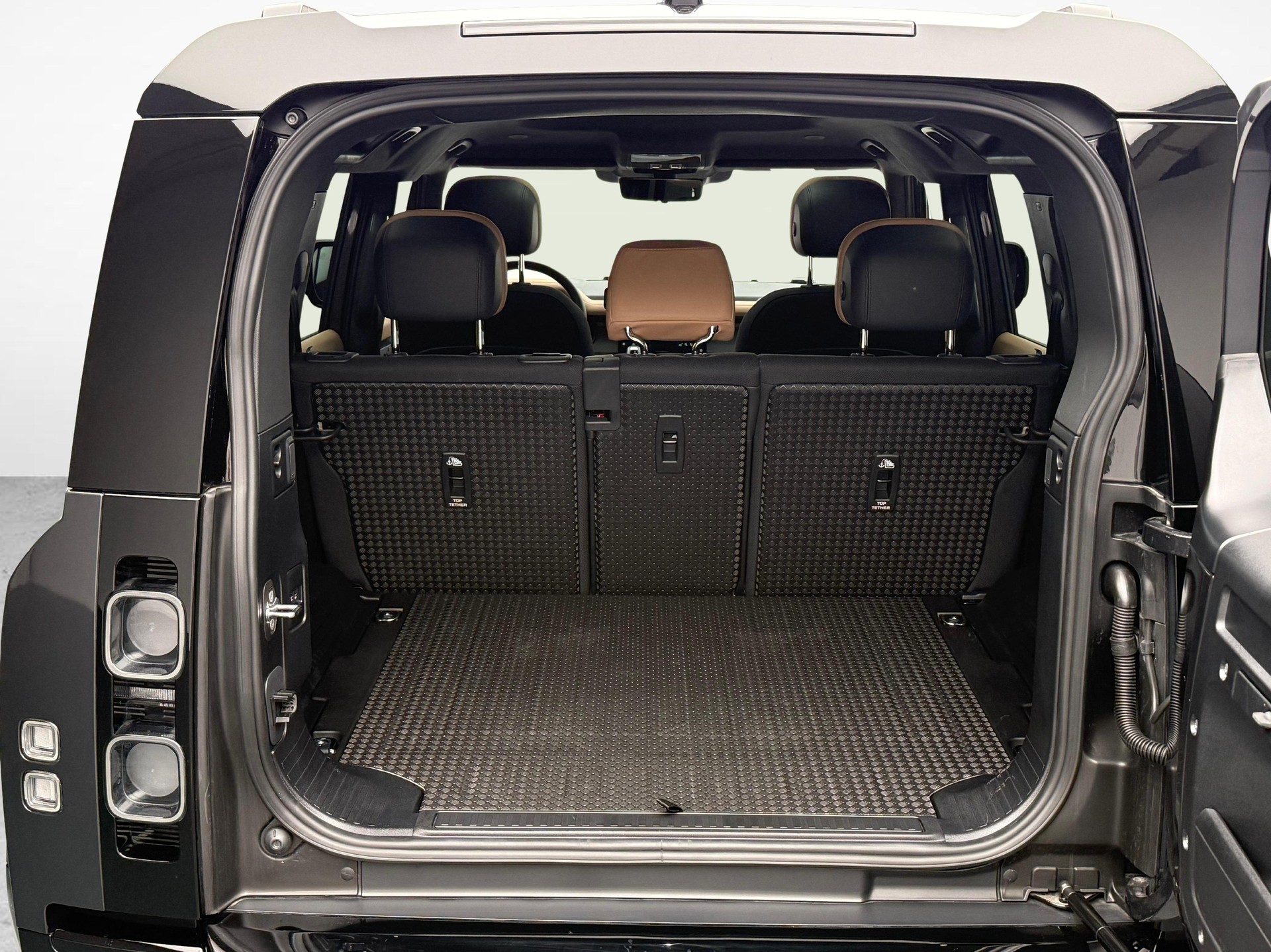 LAND ROVER Defender 110 5.0 V8 425 X-image-11