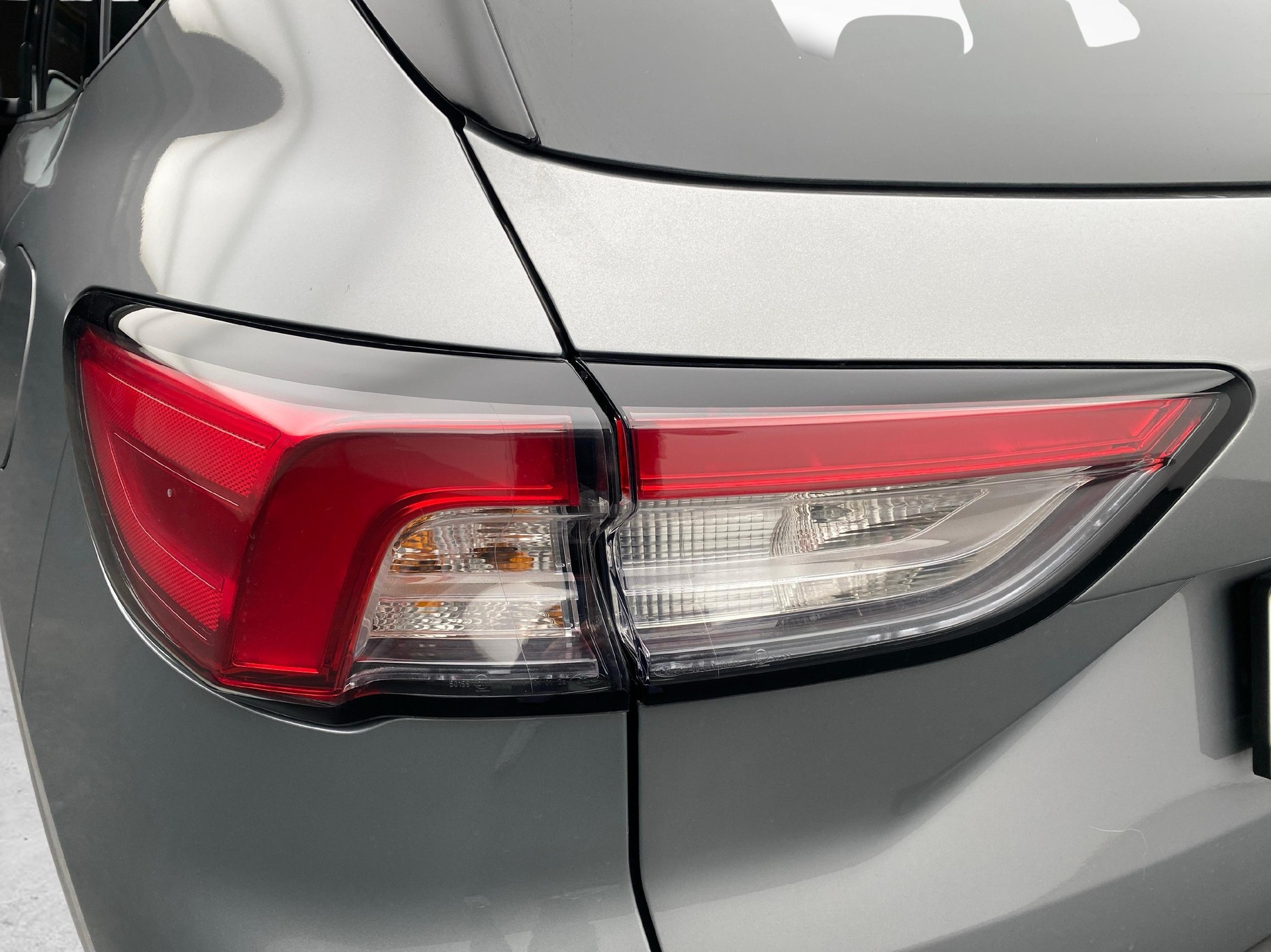 FORD Kuga 2.5 Plug-in Hybrid ST-Line-image-19