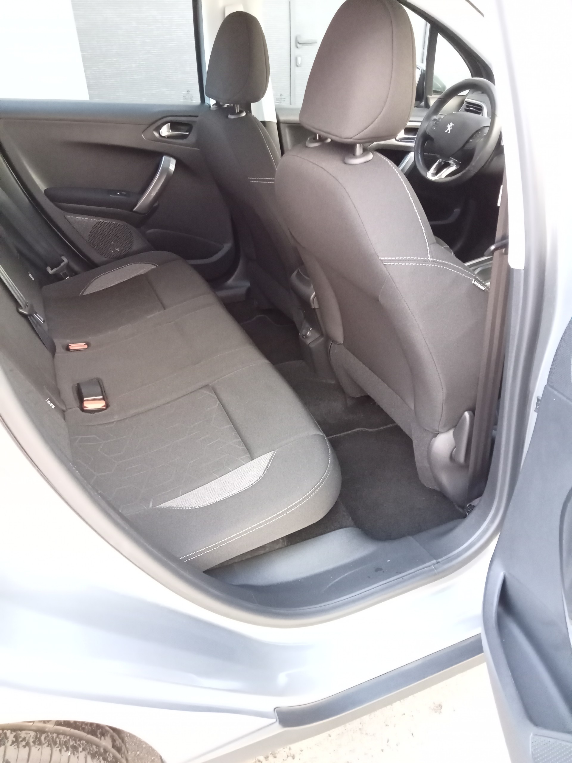 PEUGEOT 2008 1.2 PureTech Active ETG5-image-13