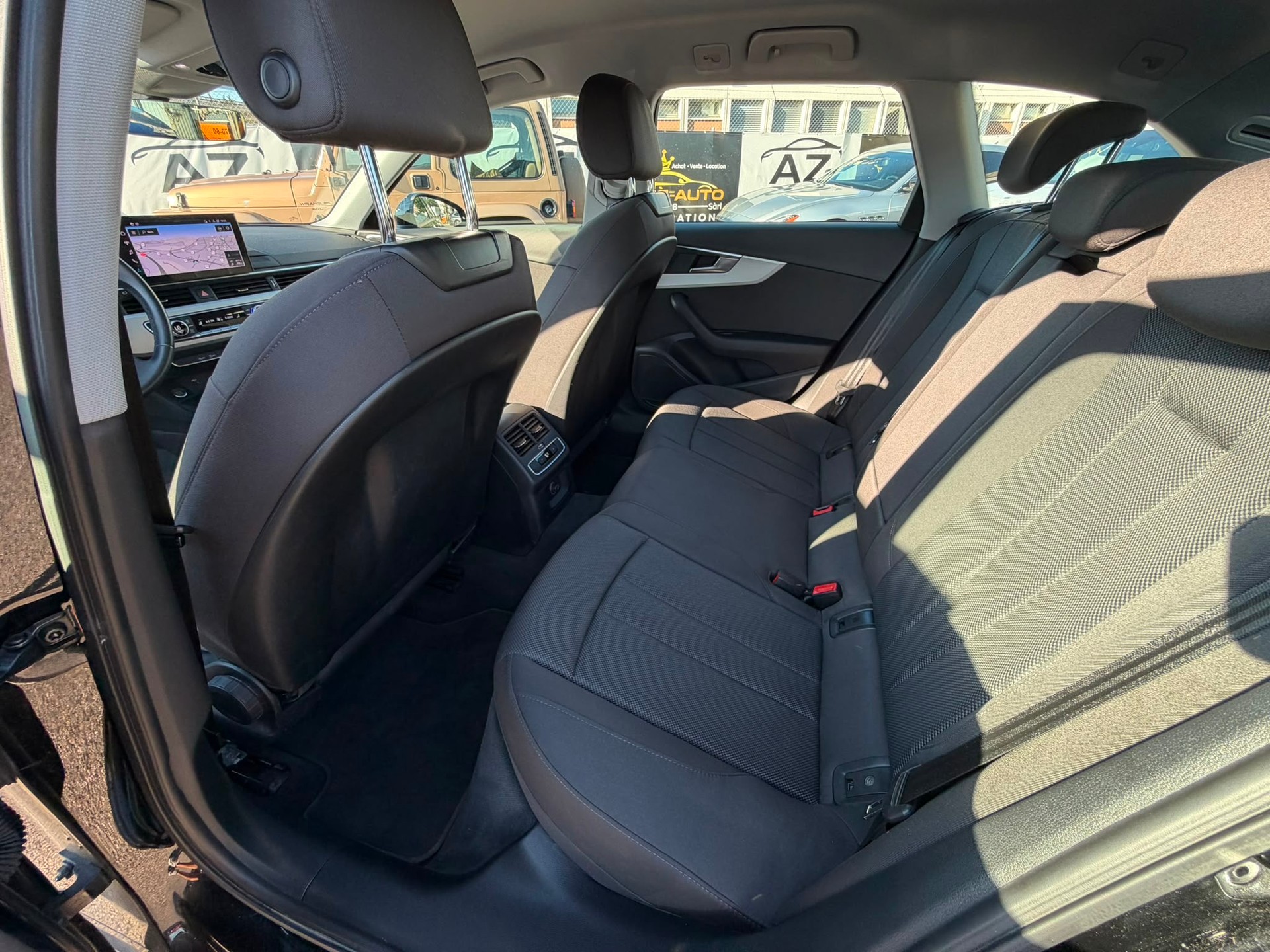 AUDI A4 Avant 35 TDI advanced S-tronic-image-14