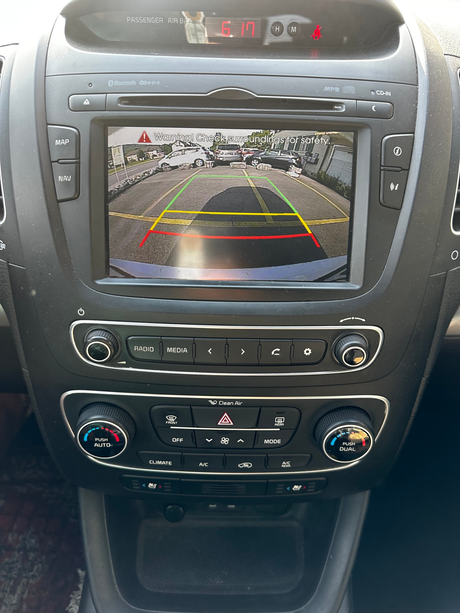 KIA Sorento 2.2 CRDI Style Automatic-image-9