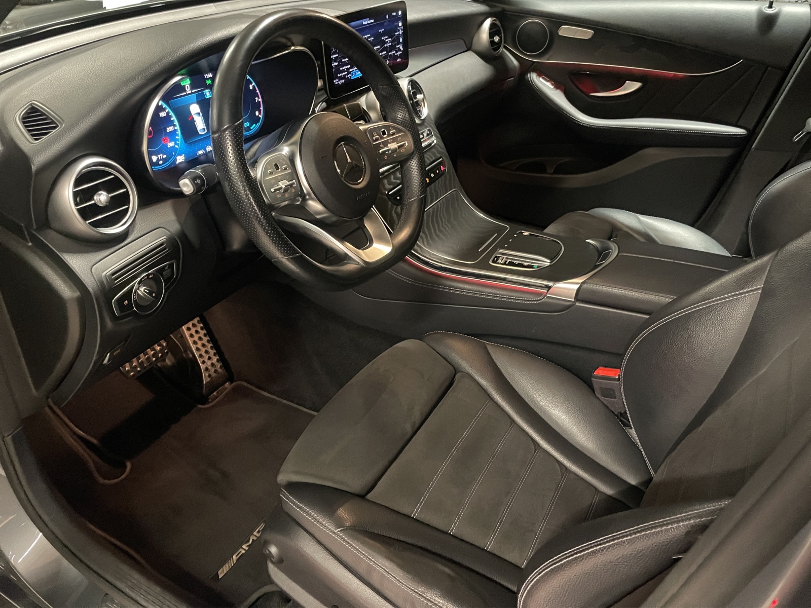 MERCEDES-BENZ GLC 300 4Matic AMG Line 9G-Tronic-image-8