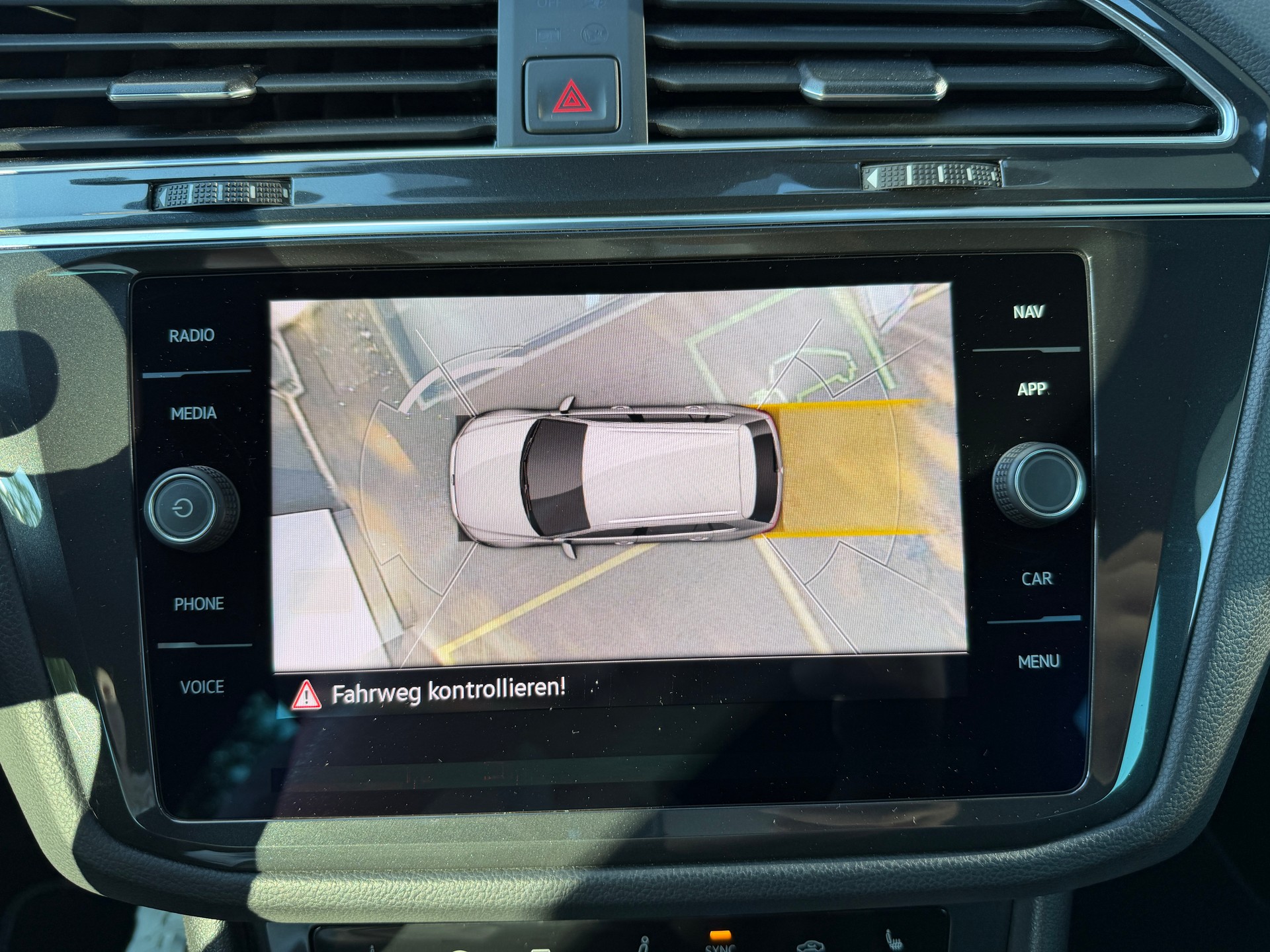 VW Tiguan Allspace 2.0TSI R-Line 4Motion DSG-image-14
