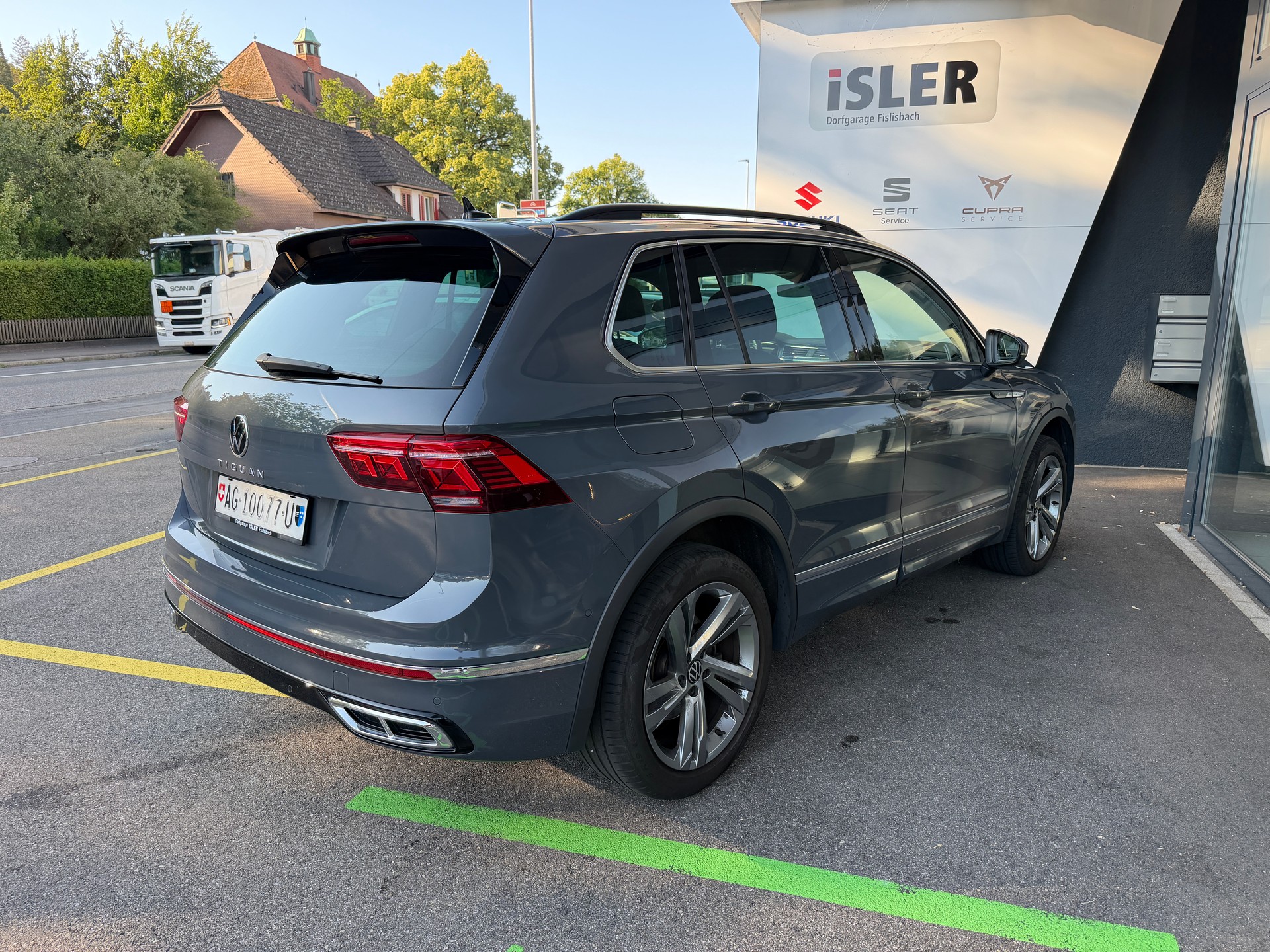 VW Tiguan Allspace 2.0TSI R-Line 4Motion DSG-image-5