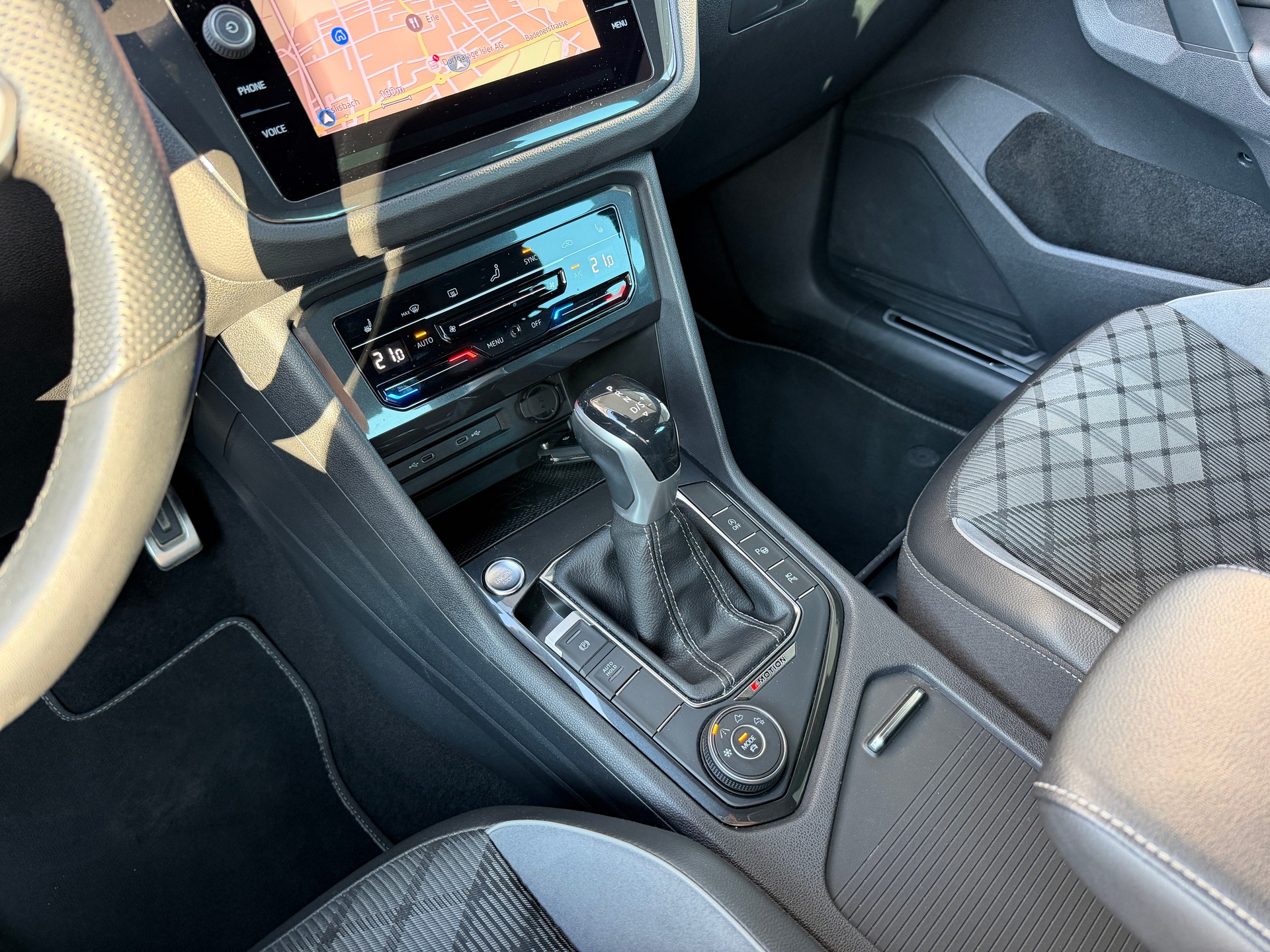 VW Tiguan Allspace 2.0TSI R-Line 4Motion DSG-image-15