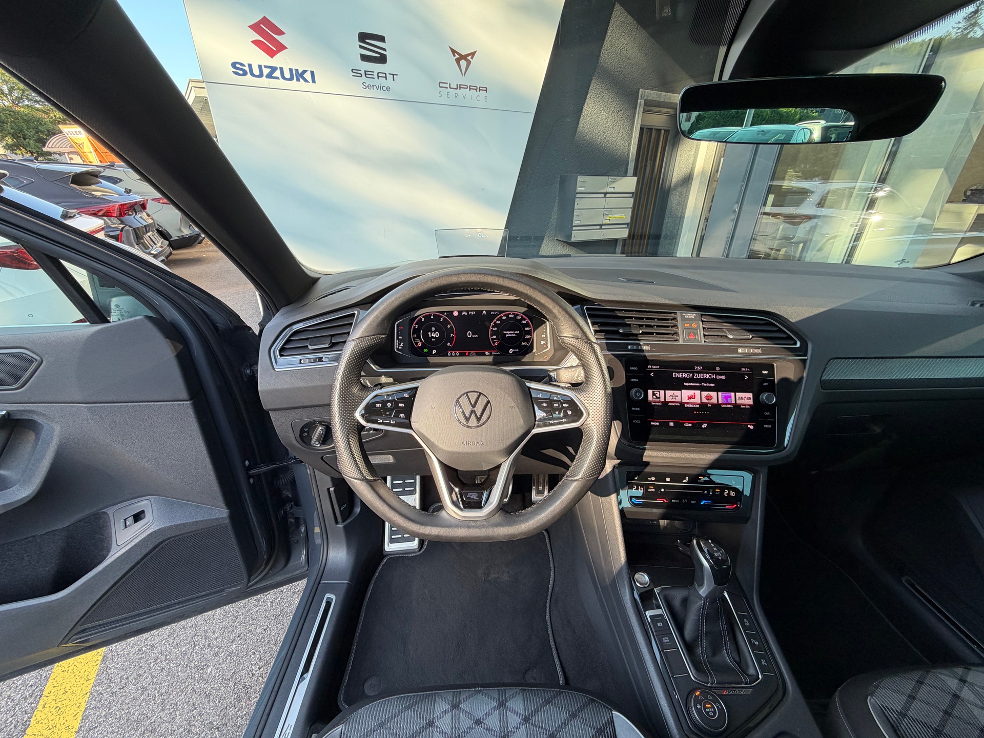 VW Tiguan Allspace 2.0TSI R-Line 4Motion DSG-image-10