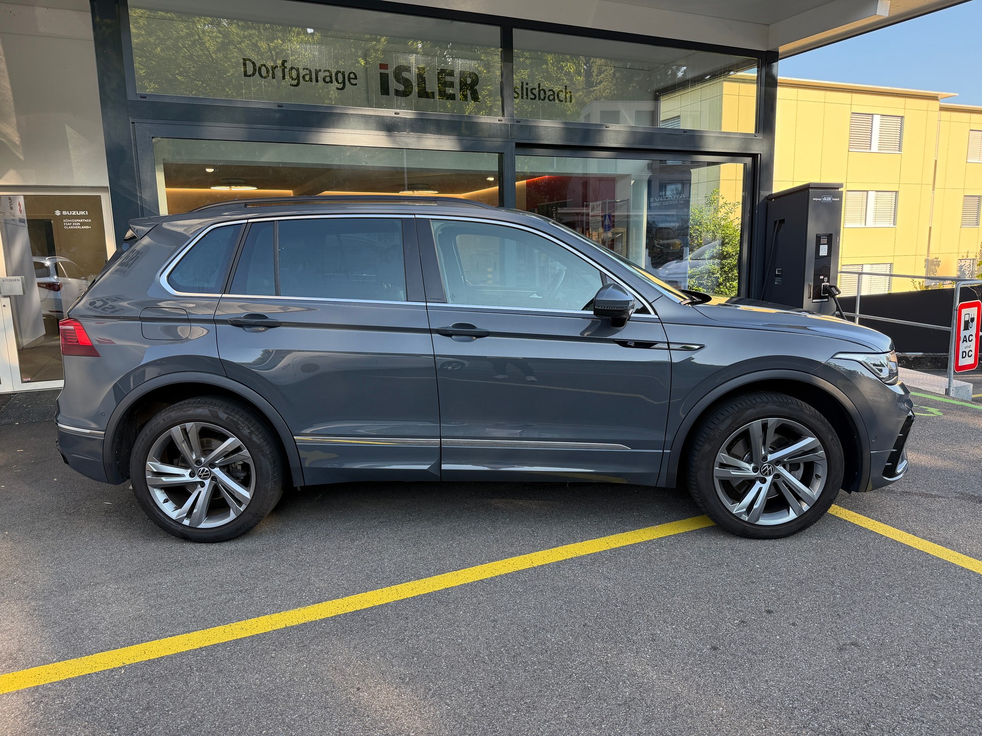 VW Tiguan Allspace 2.0TSI R-Line 4Motion DSG-image-1