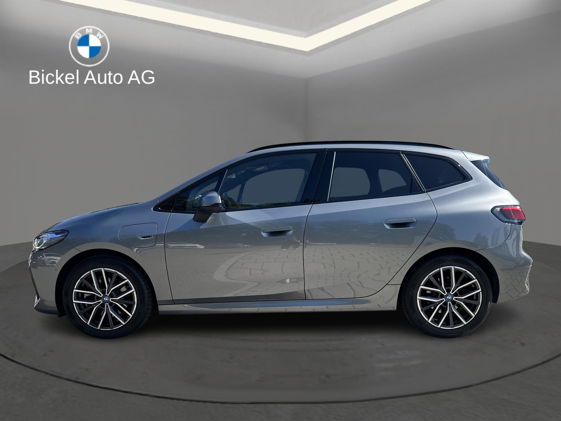 BMW 230e xDrive M Sport-image-2