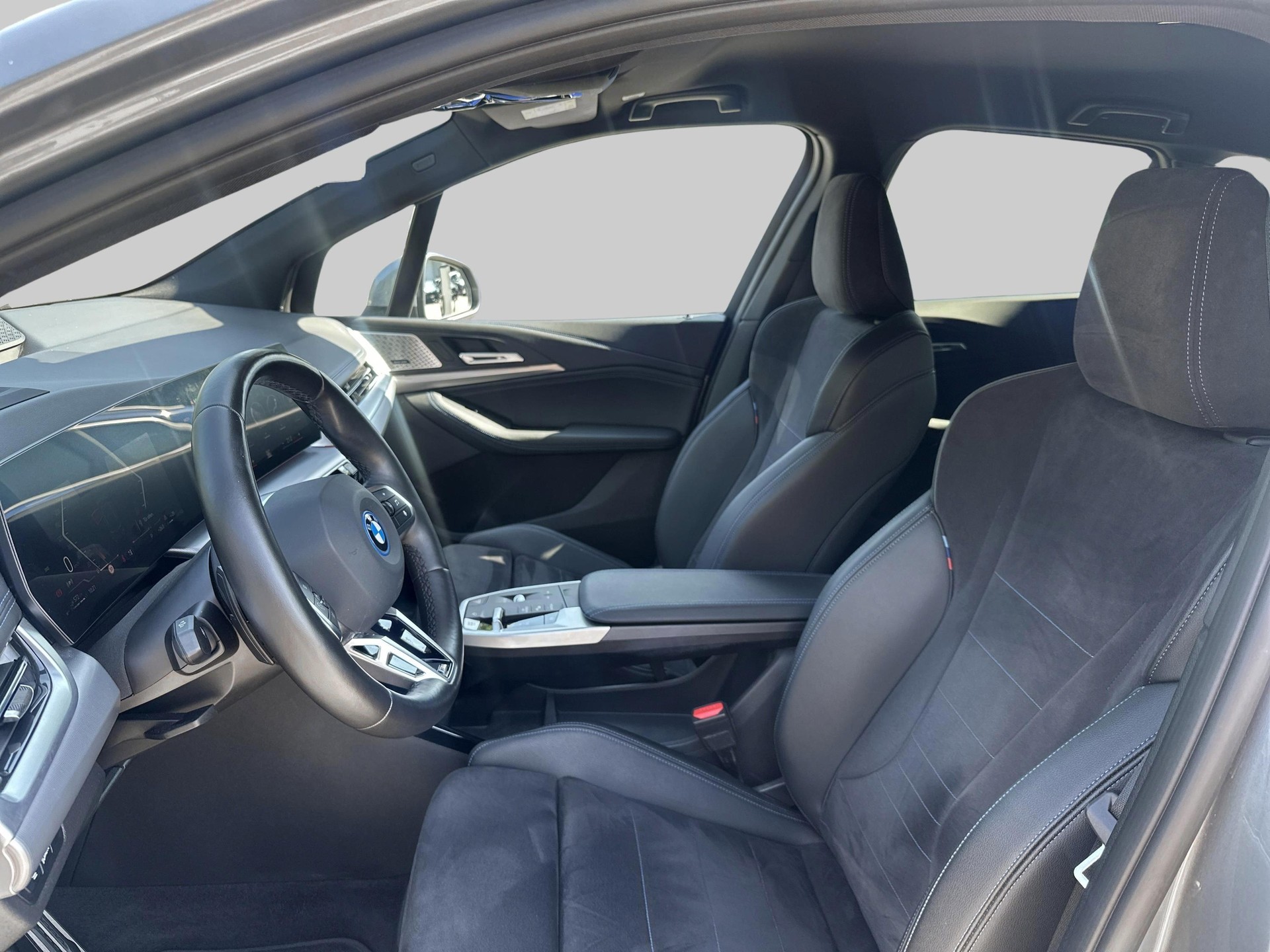 BMW 230e xDrive M Sport-image-12