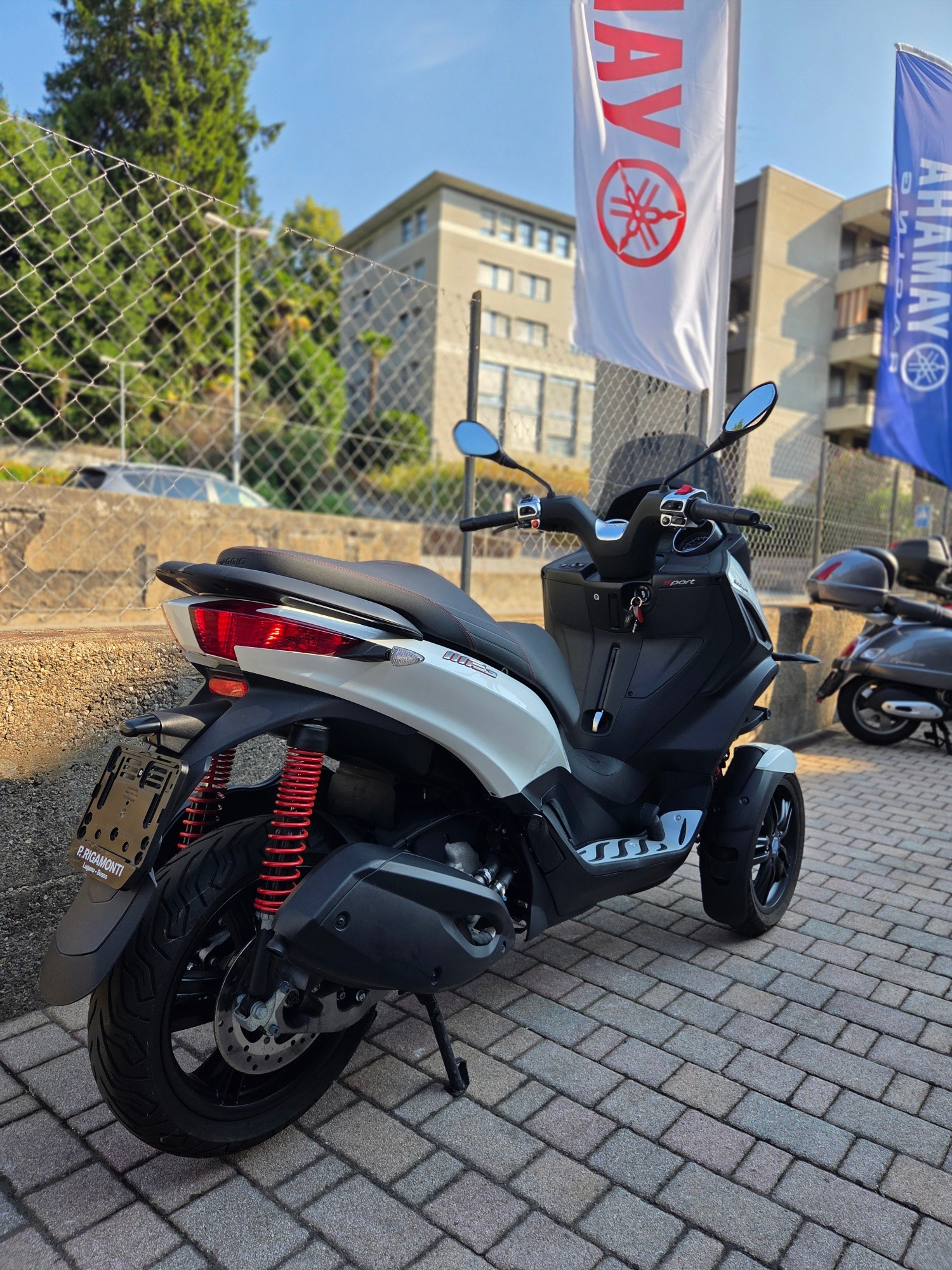 PIAGGIO MP3 300-image-3