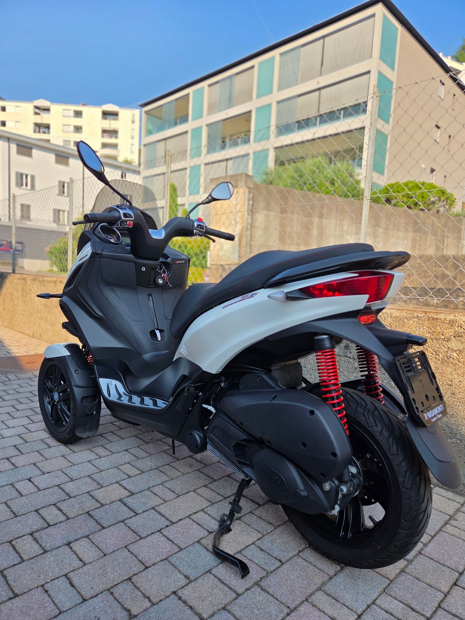 PIAGGIO MP3 300-image-6
