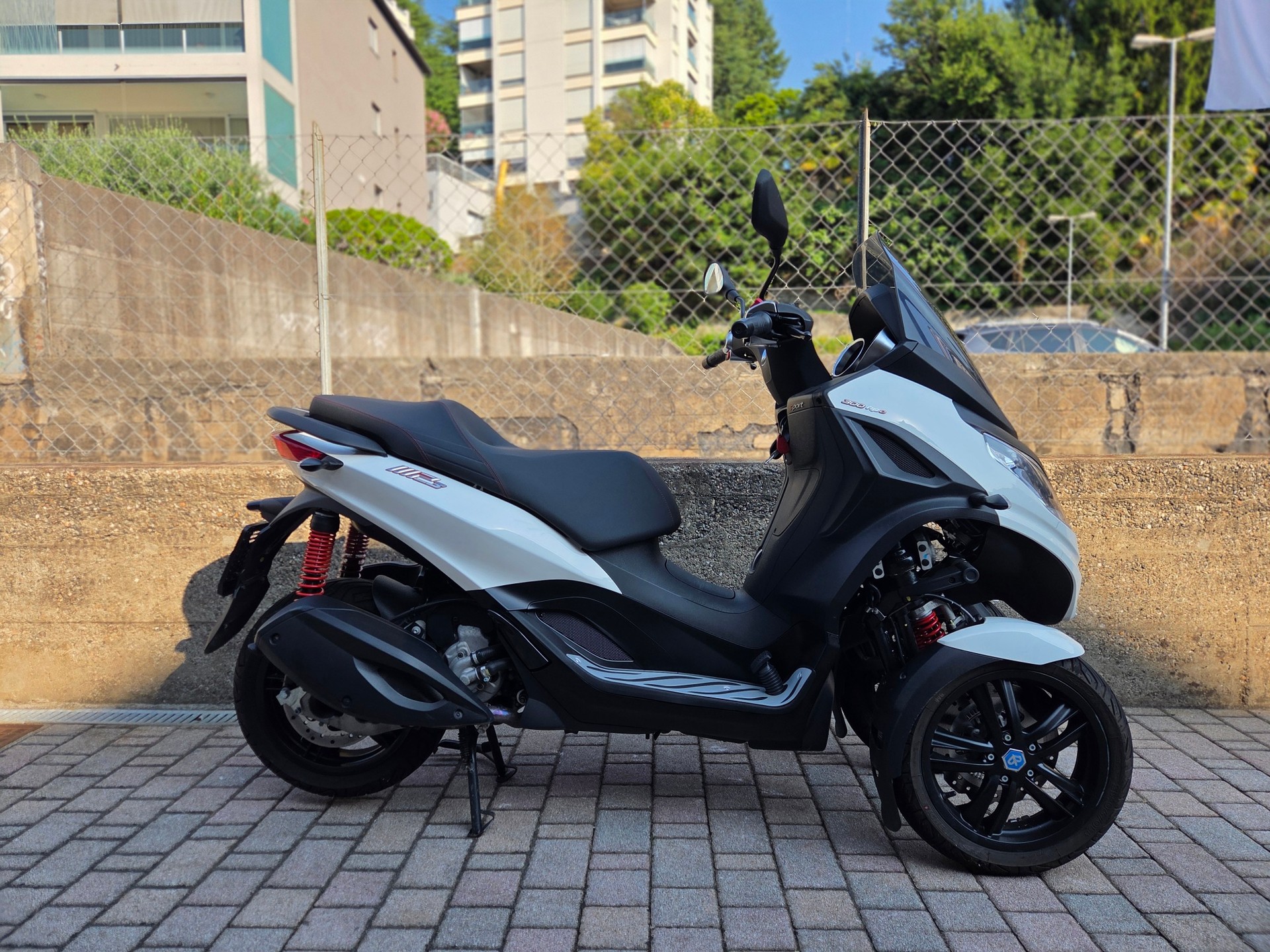 PIAGGIO MP3 300-image-2