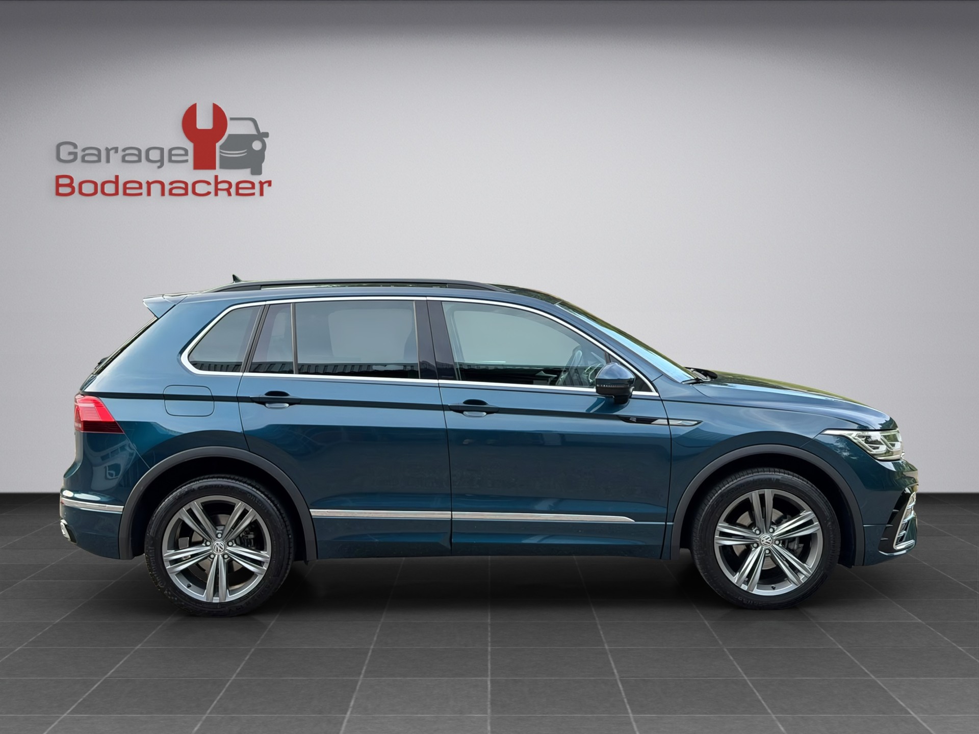 VW Tiguan 2.0 TDI SCR R-Line 4Motion DSG * Facelift * Diesel * AHK * R Sport Line *-image-5