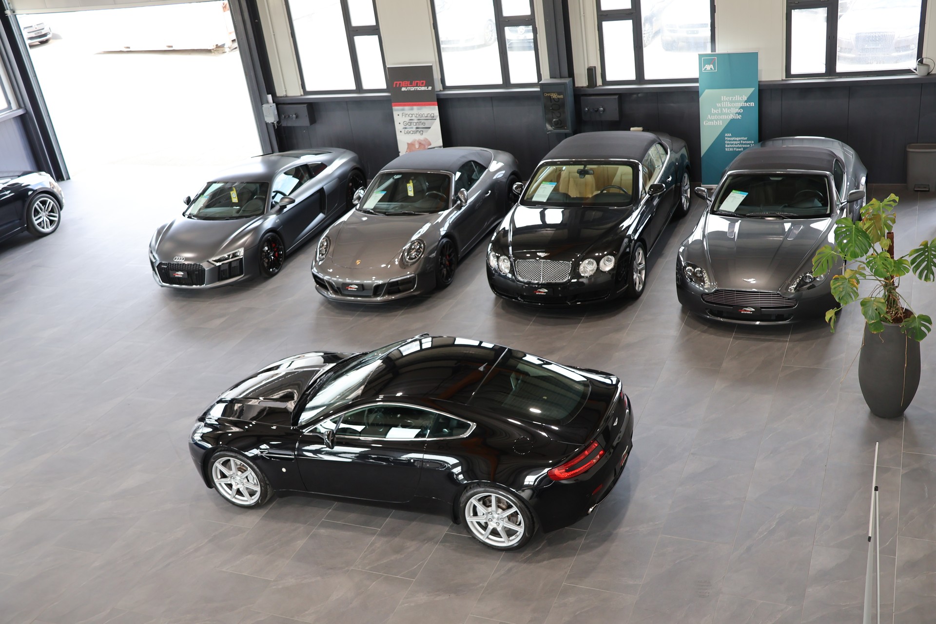 ASTON MARTIN V8 Vantage 4.3-image-6