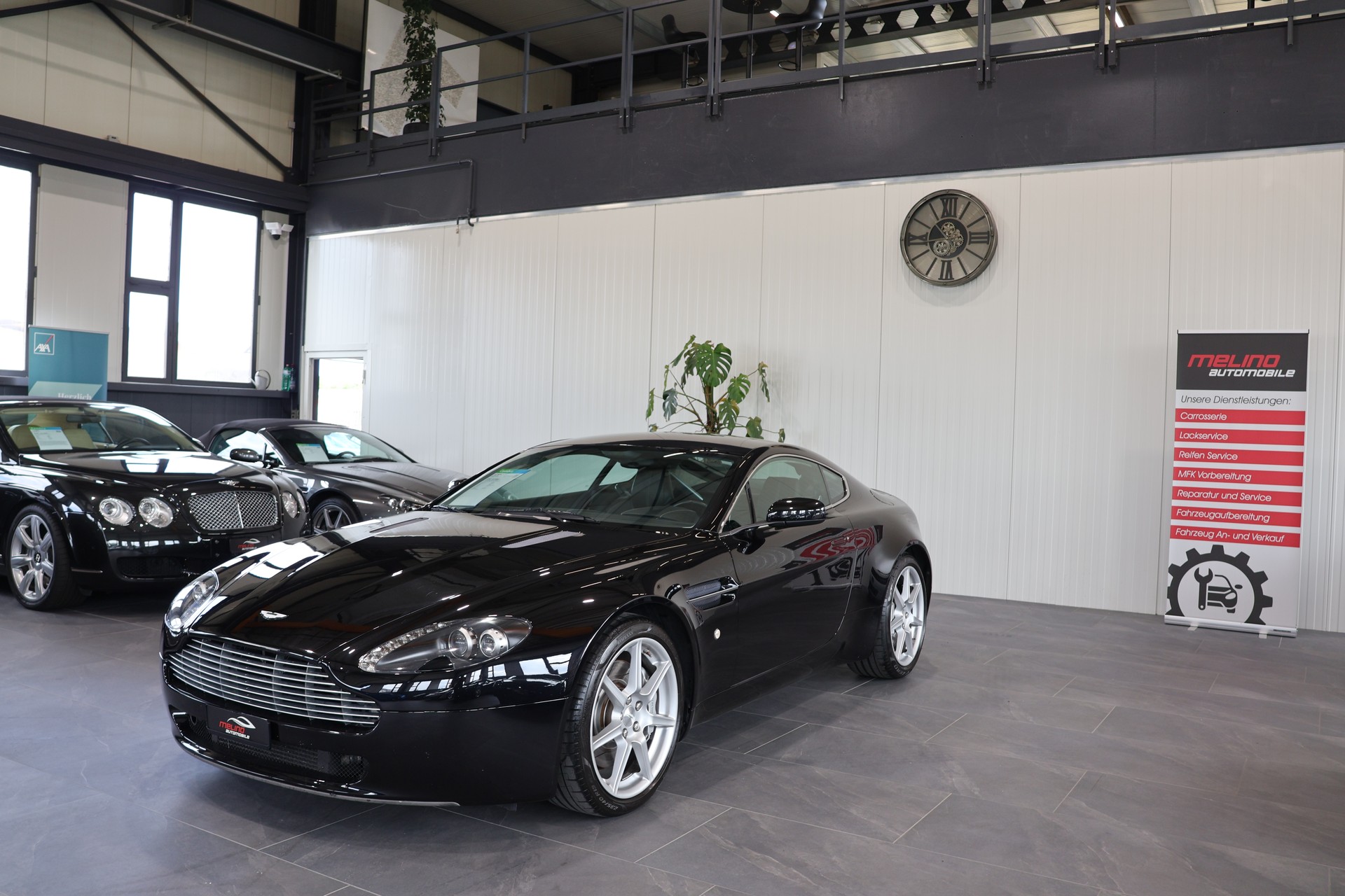 ASTON MARTIN V8 Vantage 4.3-image-1