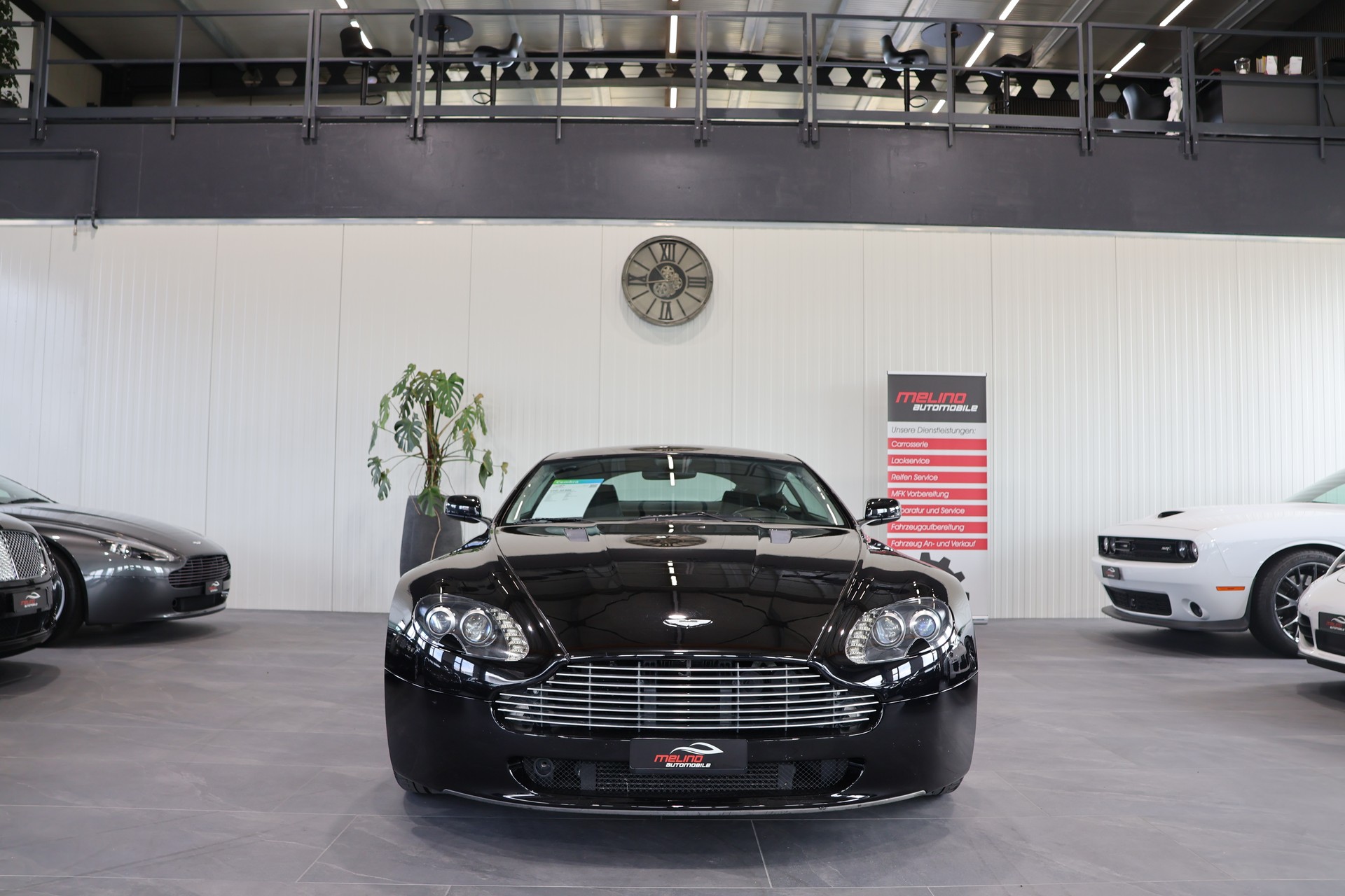 ASTON MARTIN V8 Vantage 4.3-image-3