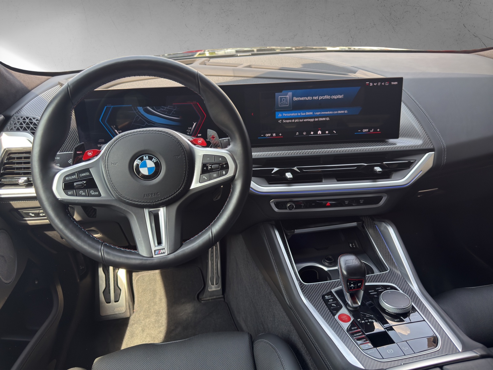 BMW XM xDrive 50e PHEV Steptronic-image-13