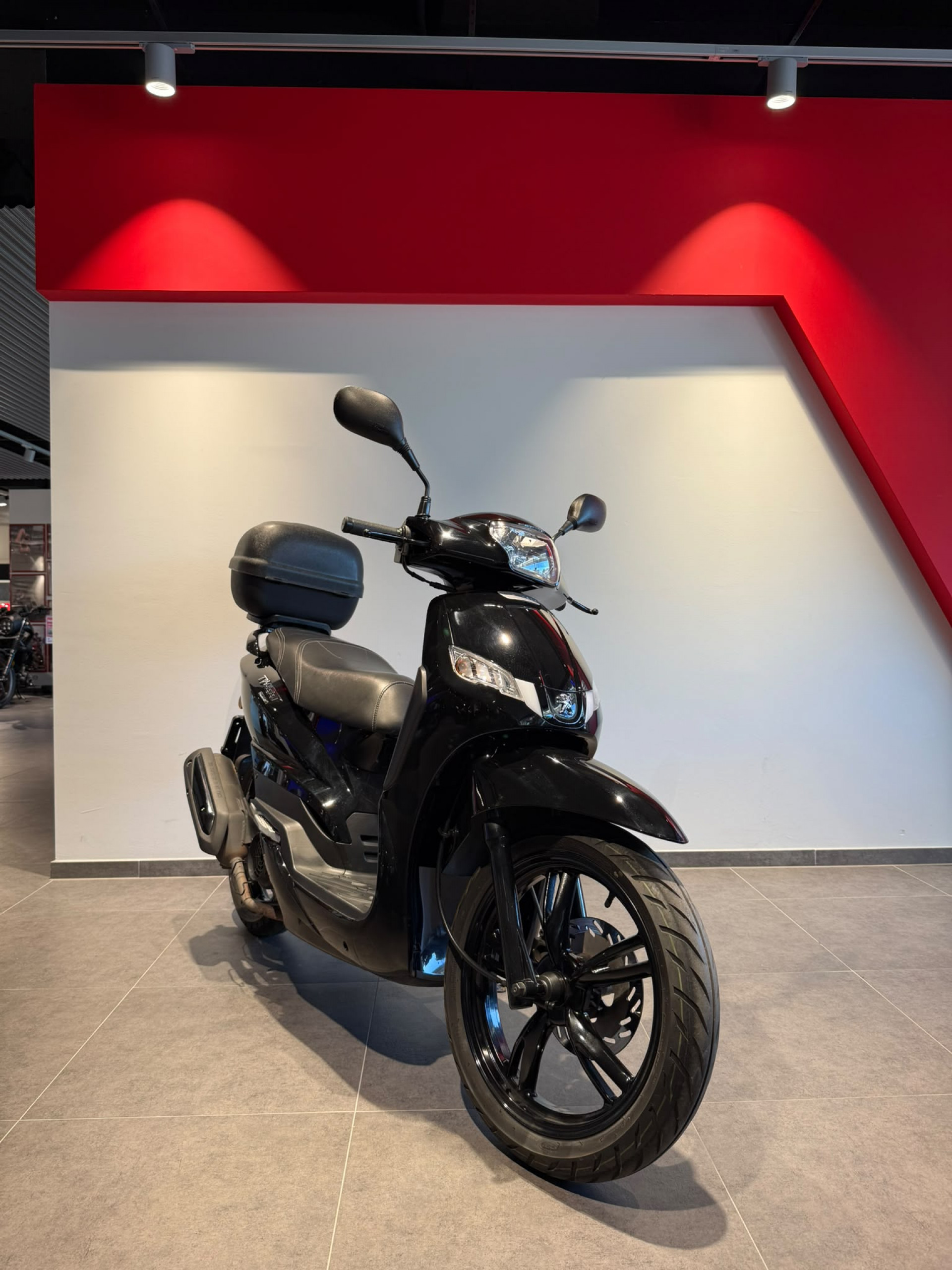 PEUGEOT Tweet 125