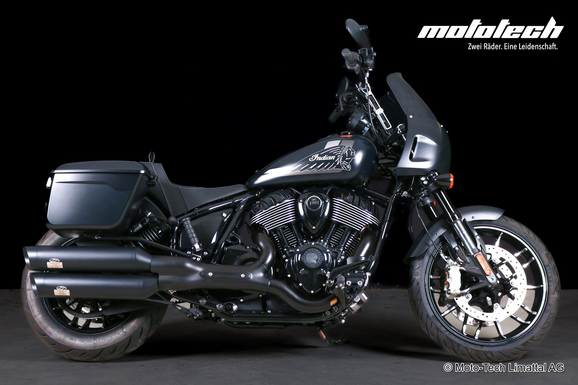 INDIAN Sport Chief RT-showroom-element-1