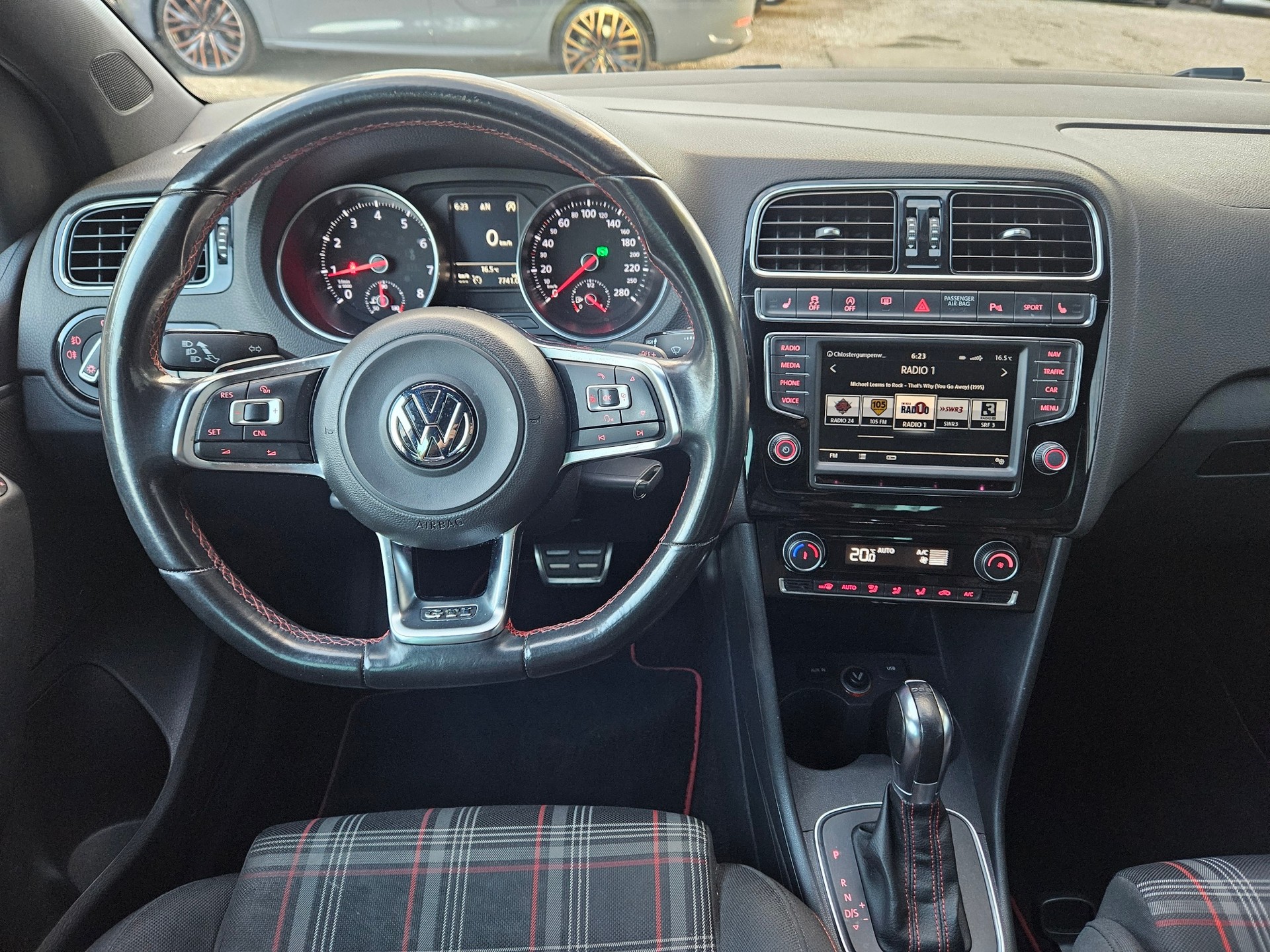 VW Polo 1.8 TSI GTI DSG-image-7