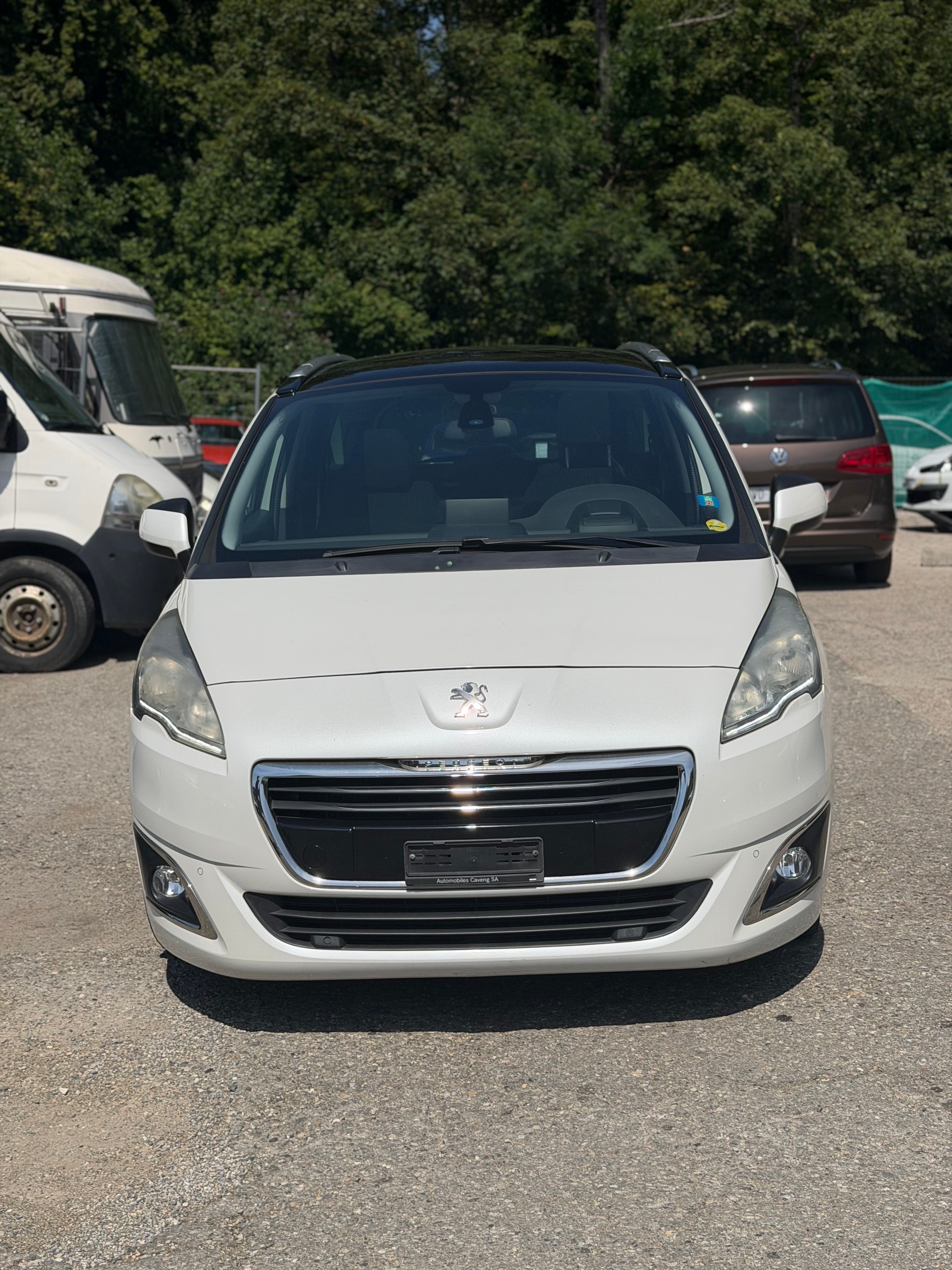 PEUGEOT 5008 1.6 BlueHDi Allure Tiptronic