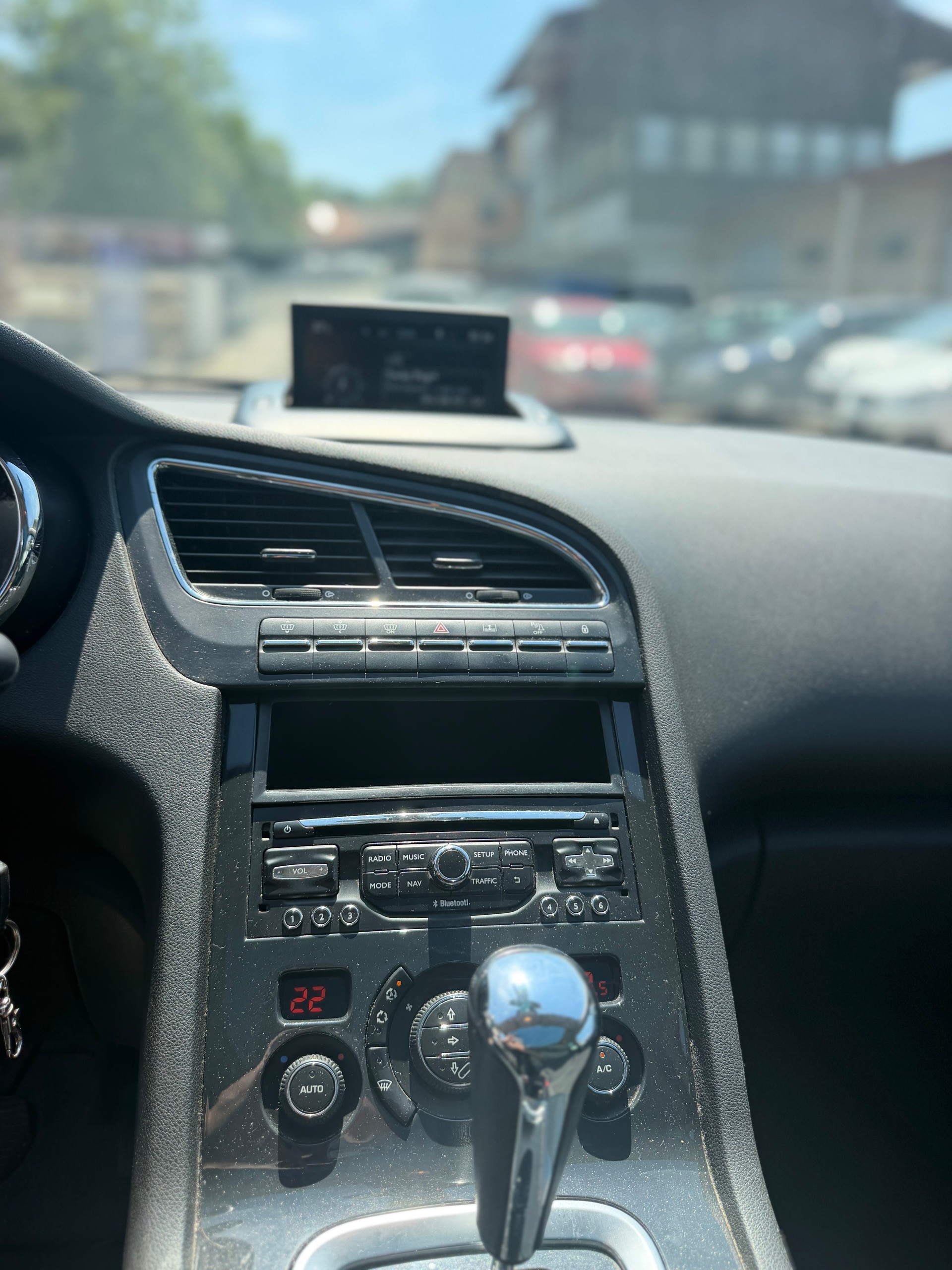 PEUGEOT 5008 1.6 BlueHDi Allure Tiptronic-image-9