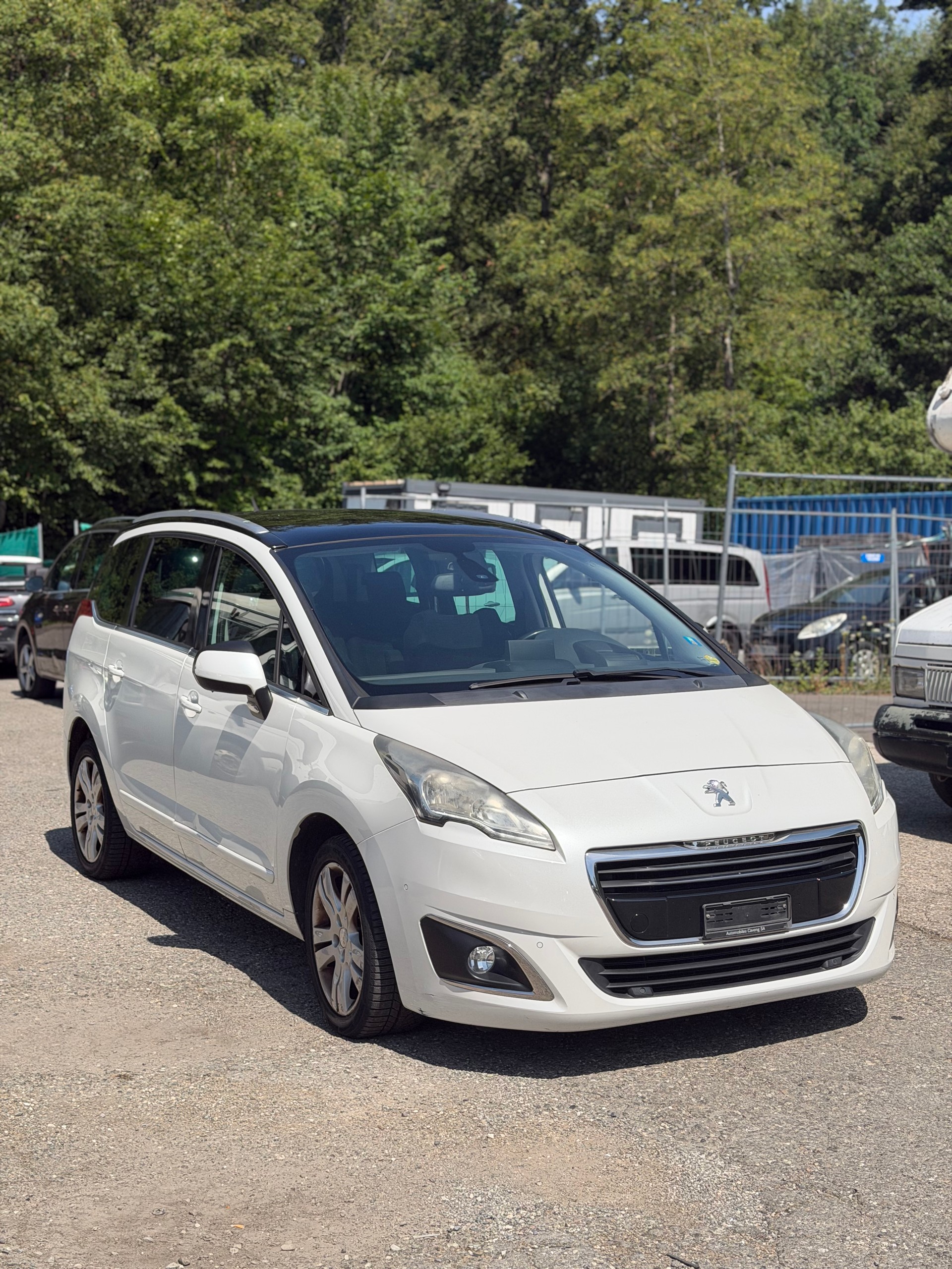 PEUGEOT 5008 1.6 BlueHDi Allure Tiptronic-image-2